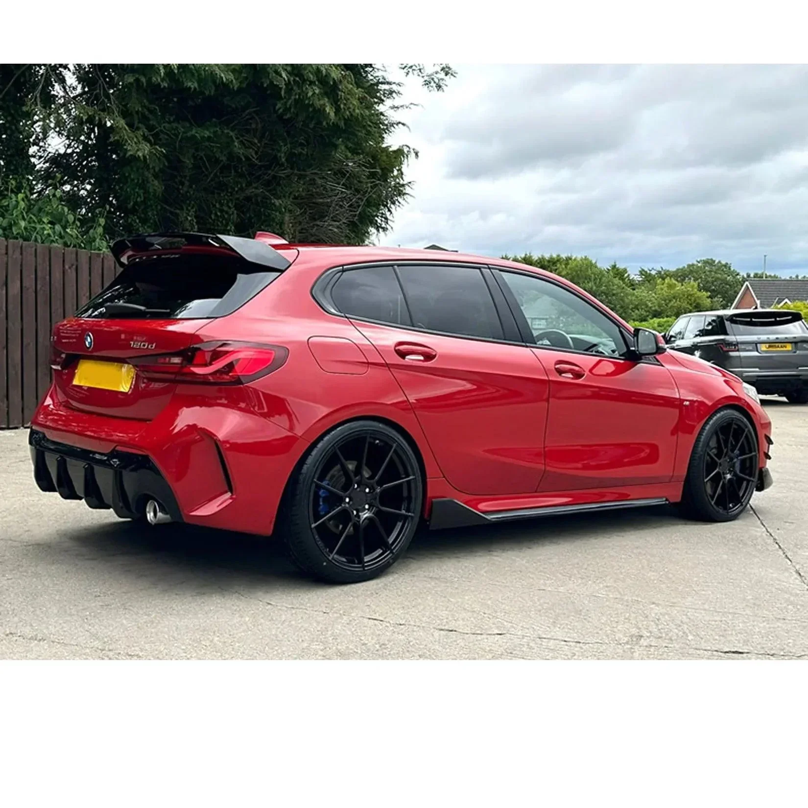 bmw-1-series-f40-roof-spoiler-gloss-black-1.webp