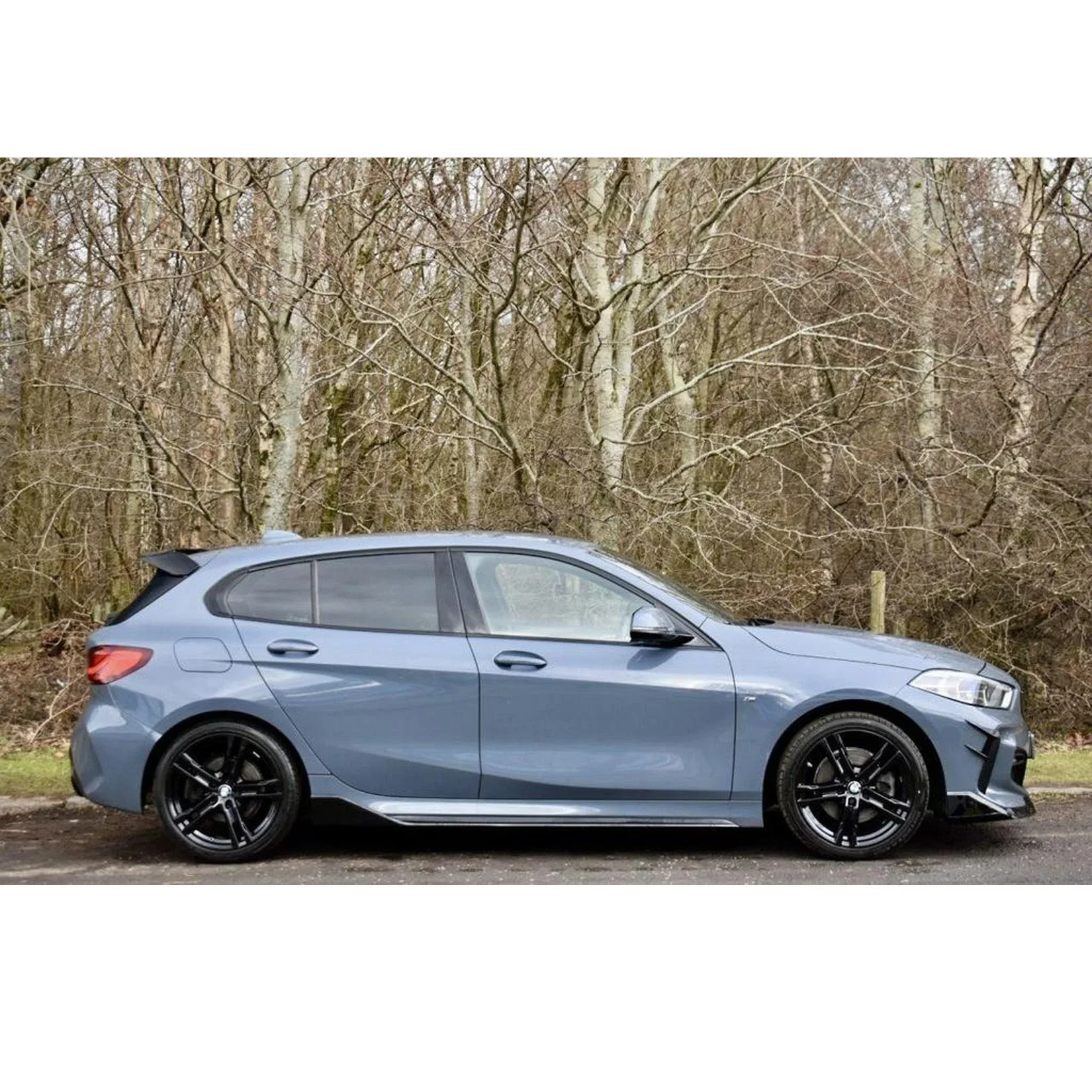 bmw-1-series-f40-side-skirts-gloss-black-2.webp