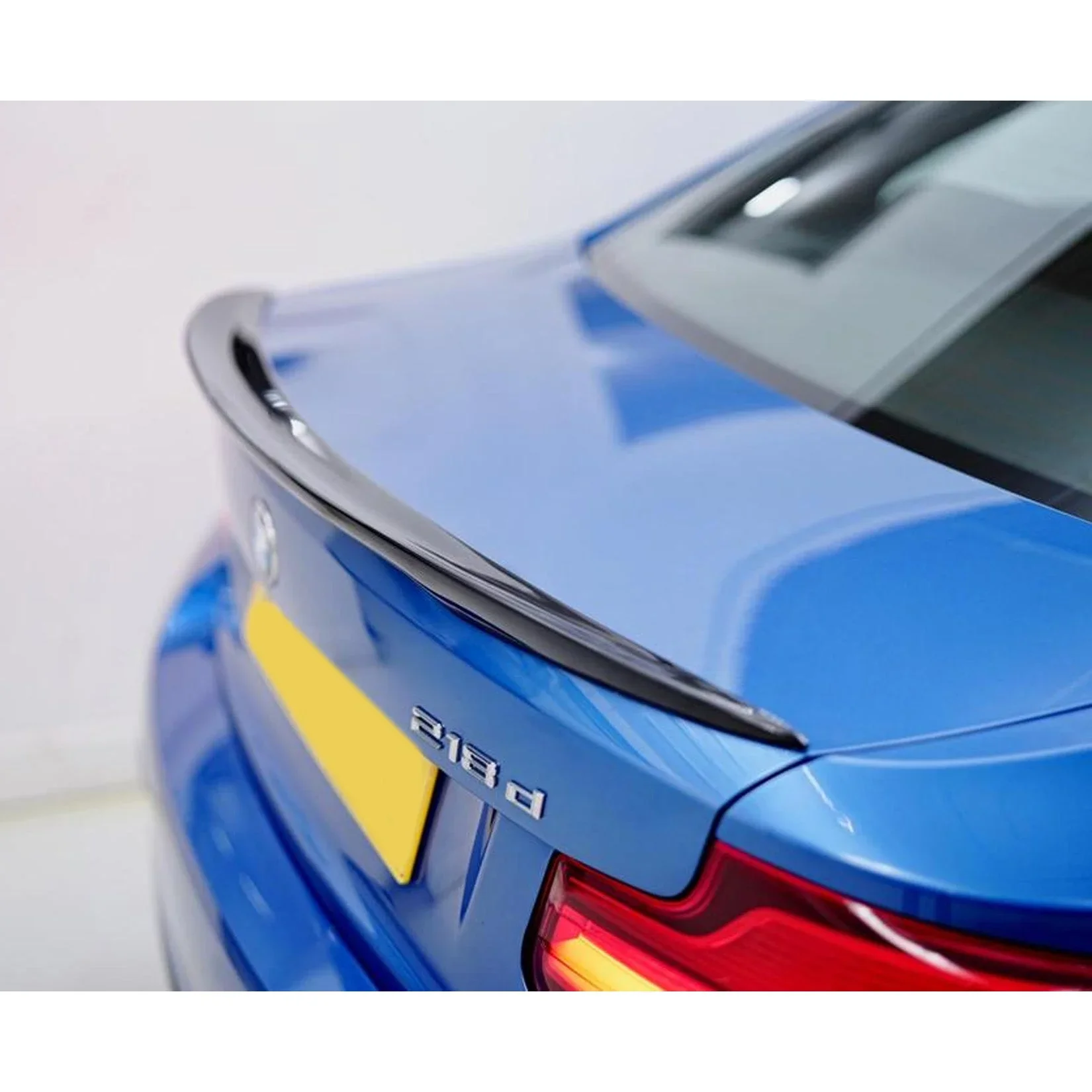 bmw-2-series-f22-rear-spoiler-gloss-black-1.webp