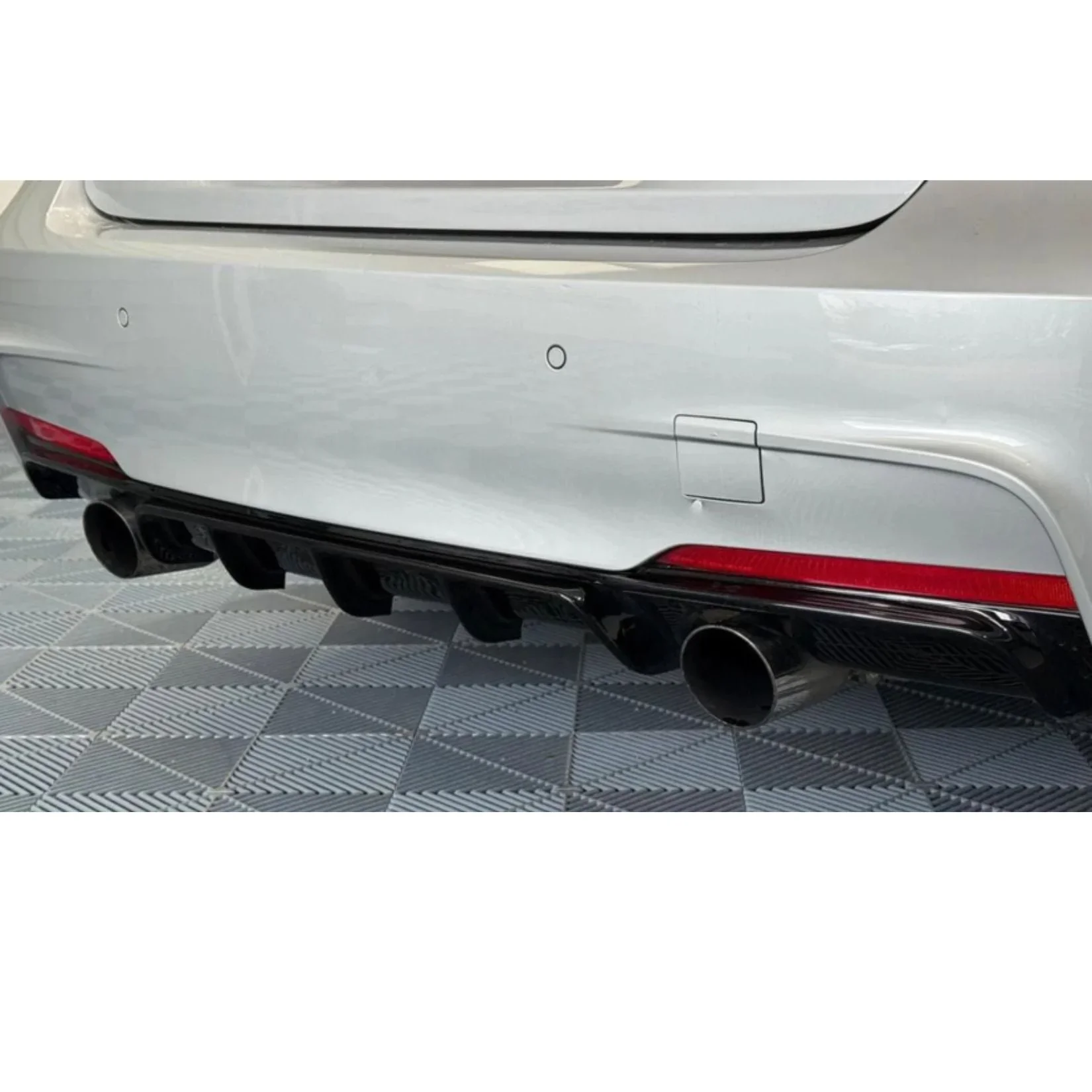 bmw-3-series-f30-full-body-kit-carbon-look-17.webp