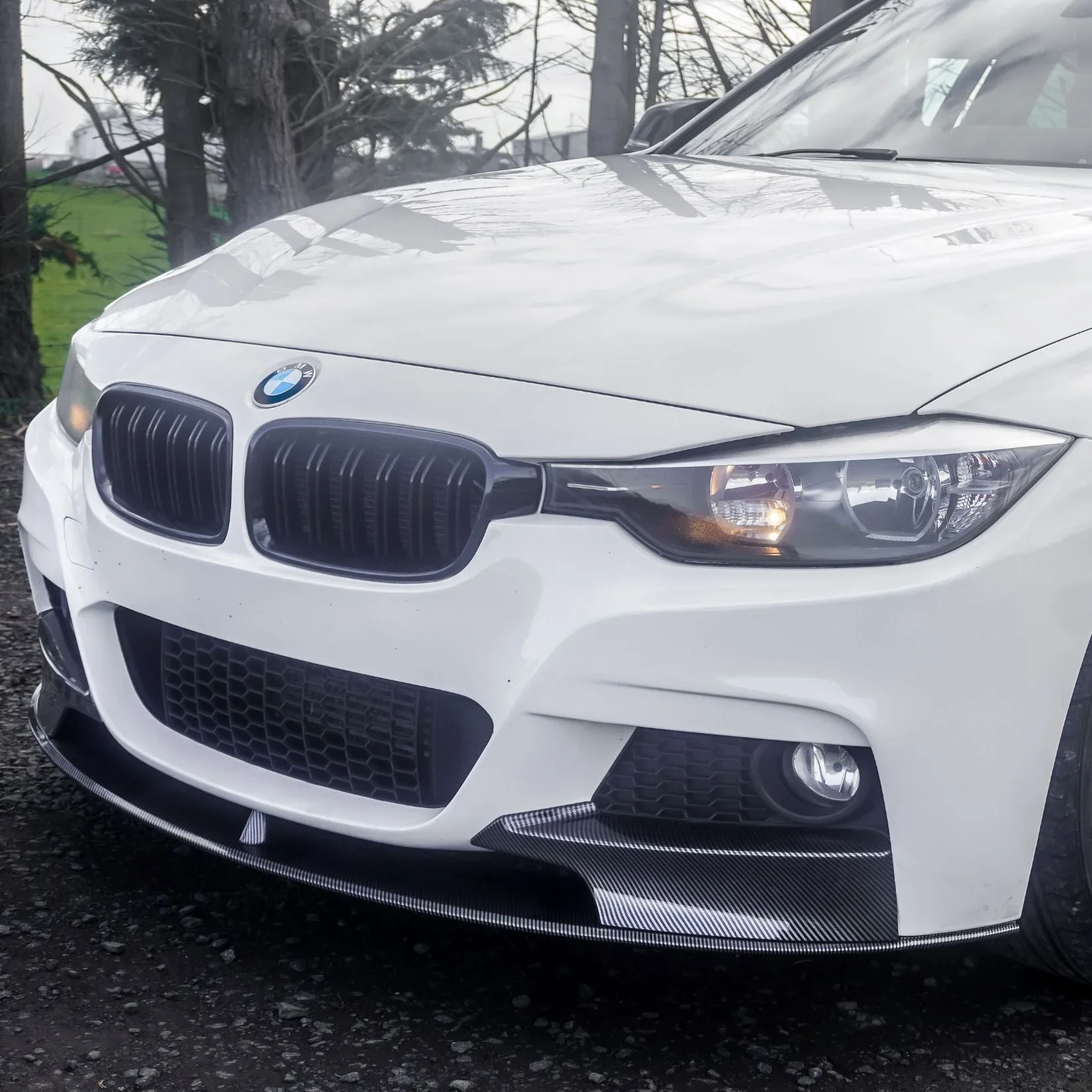 bmw-3-series-f30-front-lip-carbon-look-2.webp