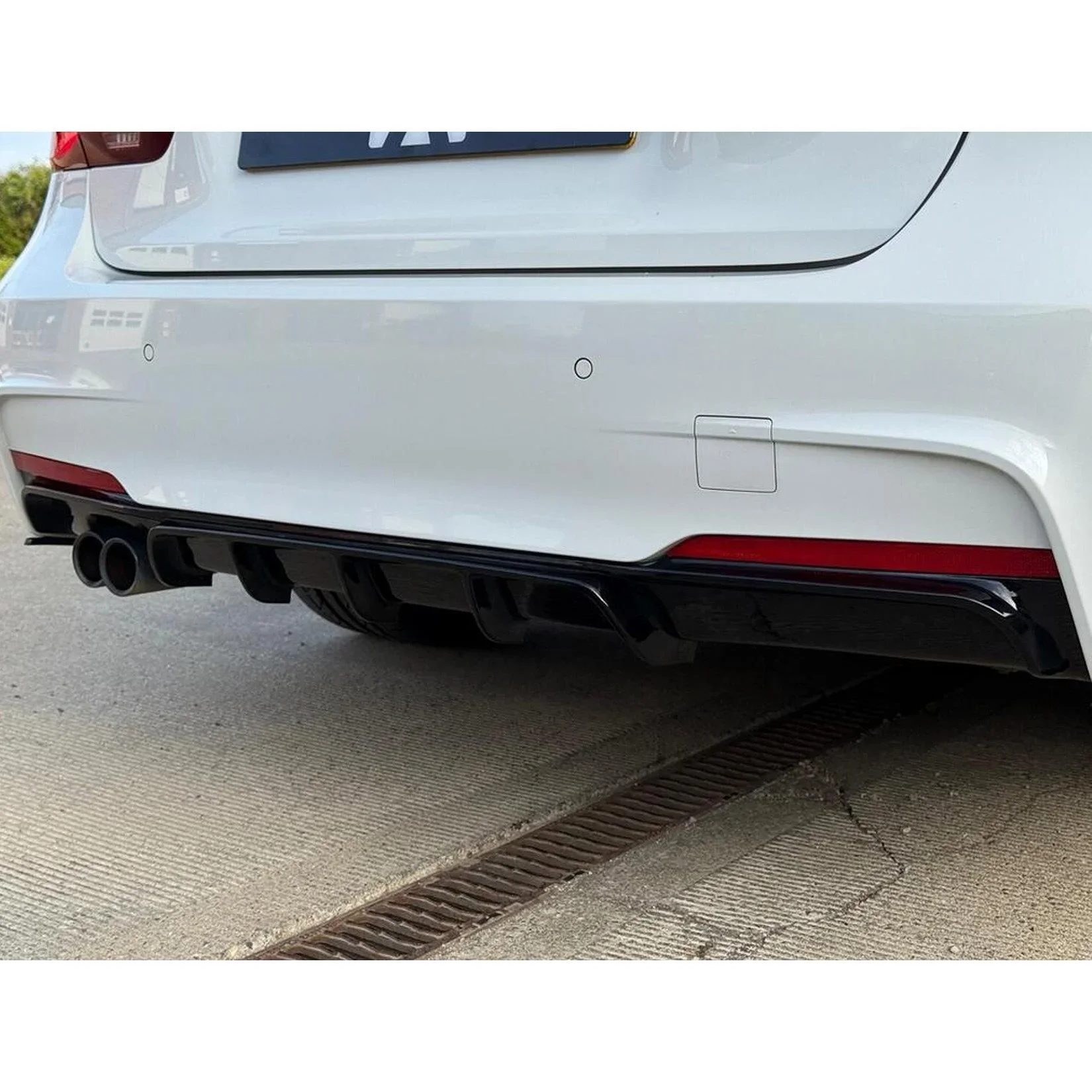 bmw-3-series-f30-rear-diffuser-v1-gloss-black-5.webp