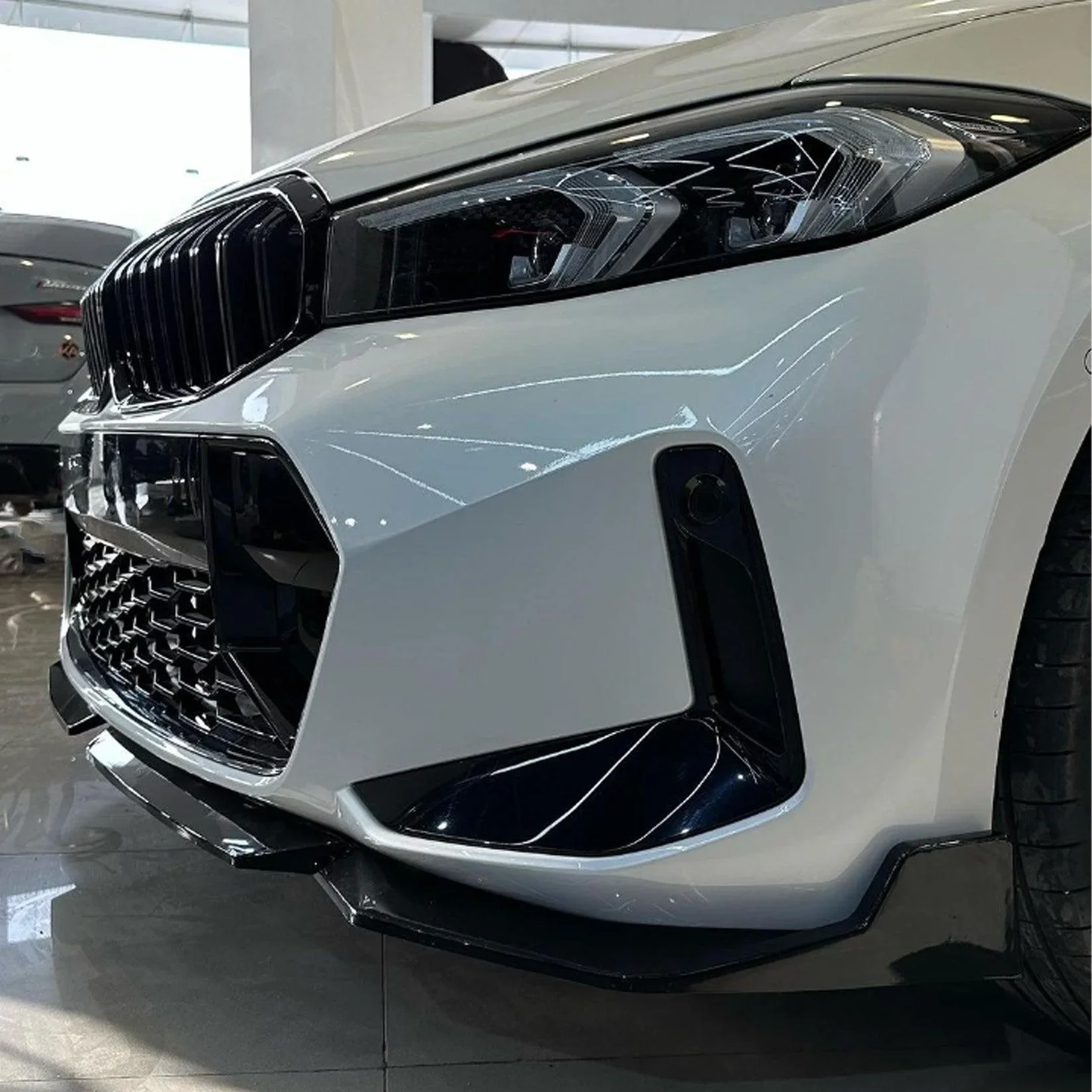 bmw-3-series-g20-front-lip-gloss-black-4.webp