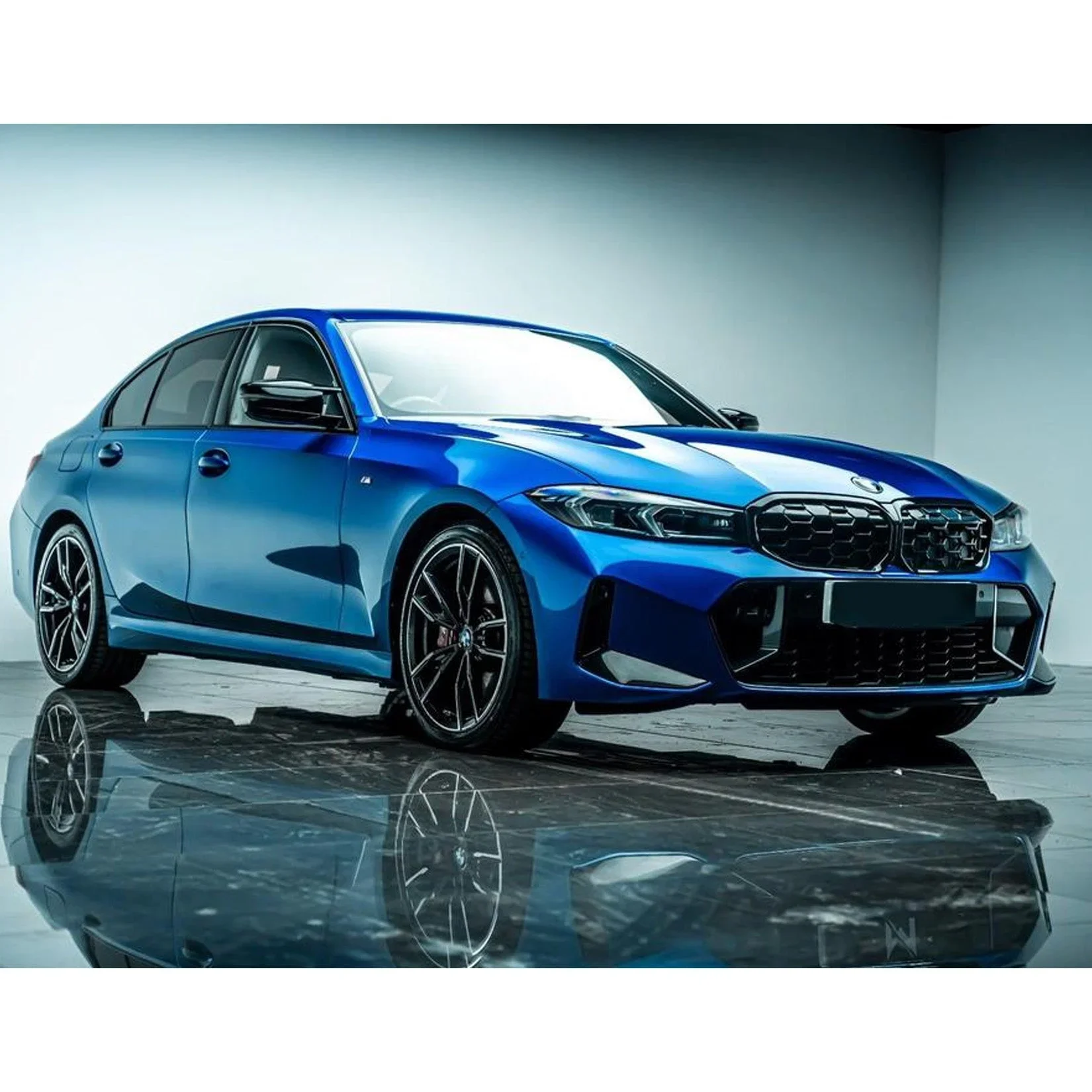 bmw-3-series-g20-front-grille-honeycomb-gloss-black-1.webp