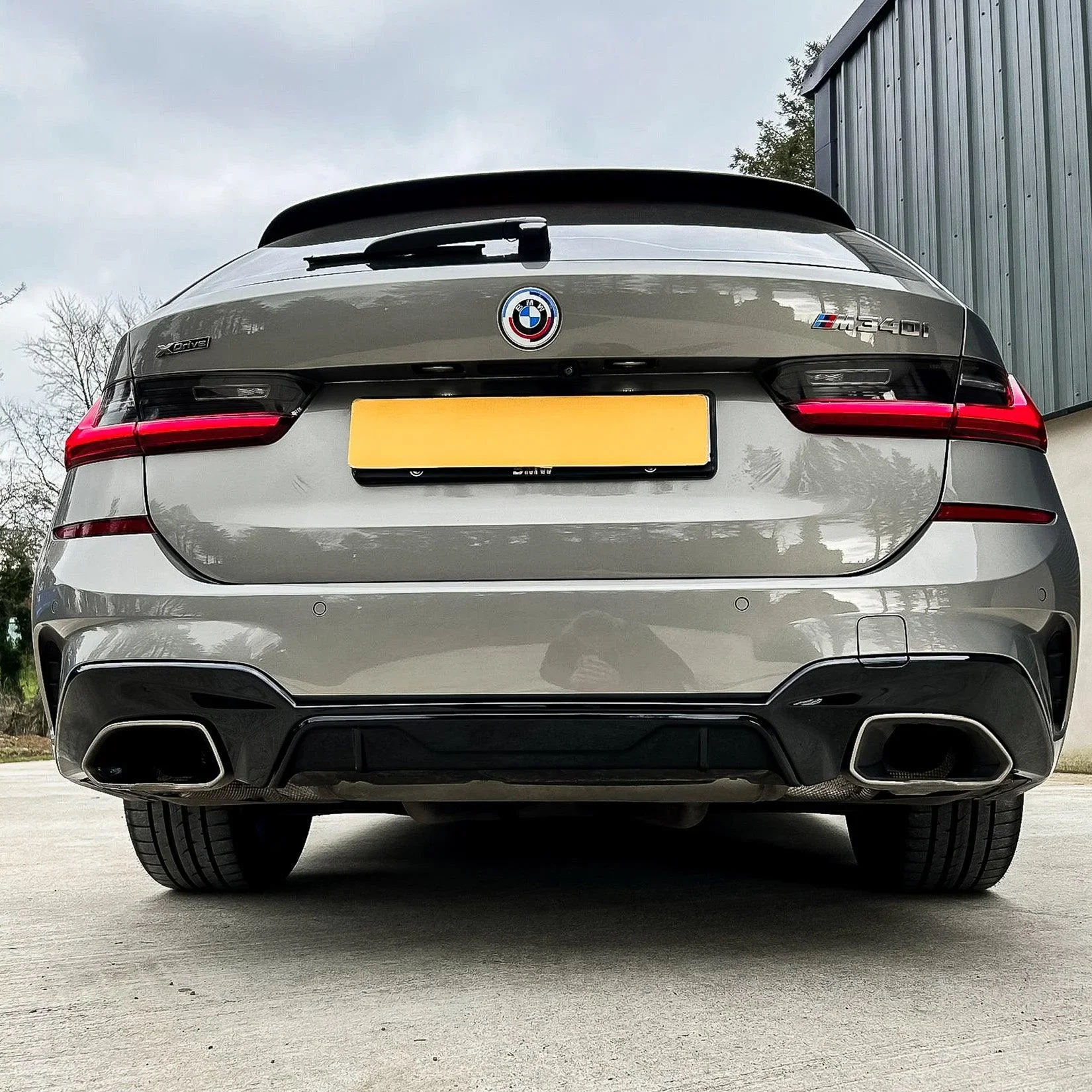 bmw-3-series-g20-rear-diffuser-m-performance-gloss-black-2.webp