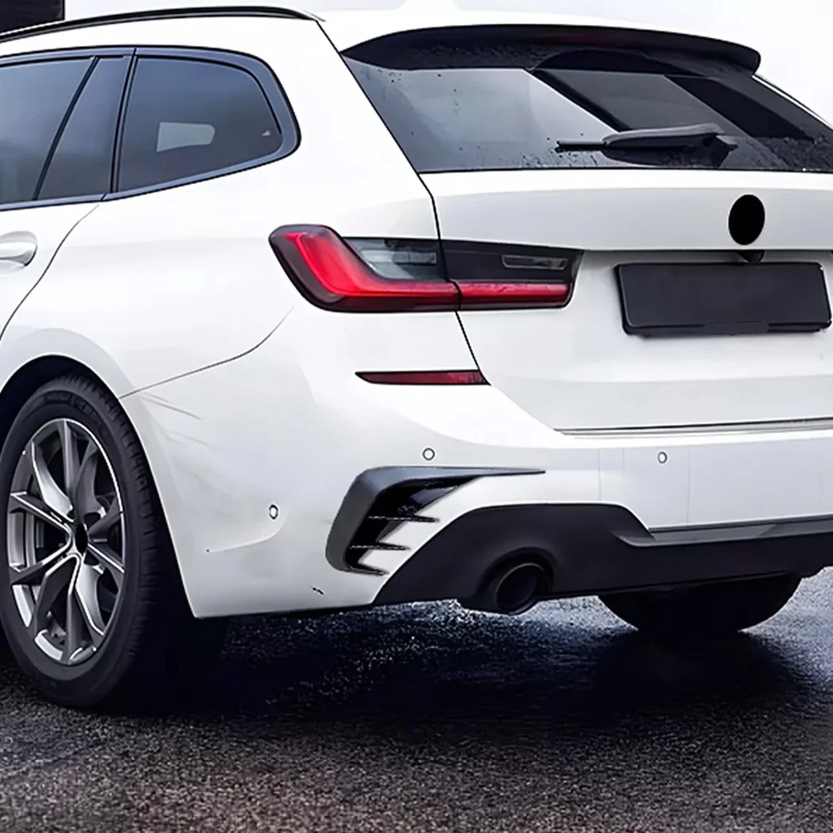 bmw-3-series-g21-vents-gloss-black-3.webp