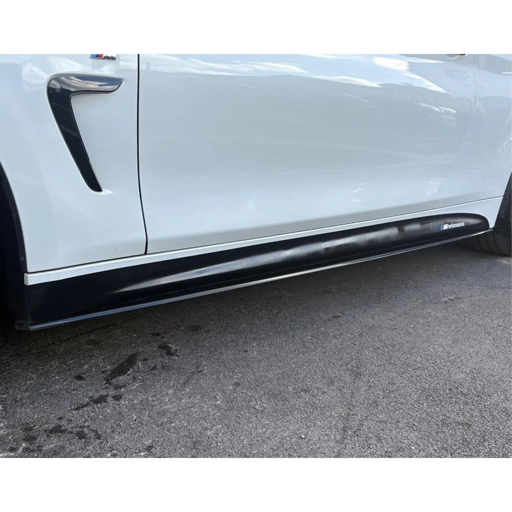 bmw-4-series-f32-side-skirts-gloss-black-1.webp