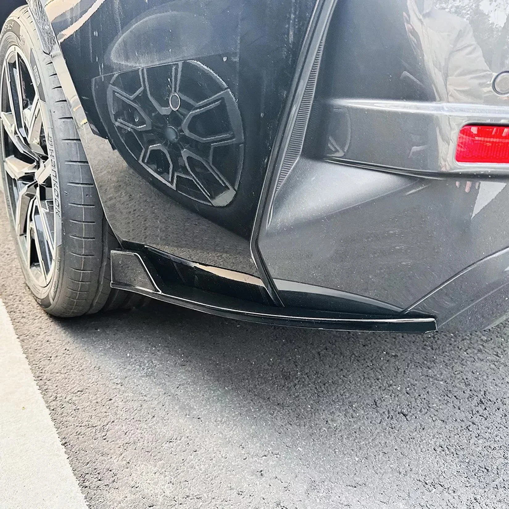 bmw-4-series-g26-front-lip-gloss-black-4.webp