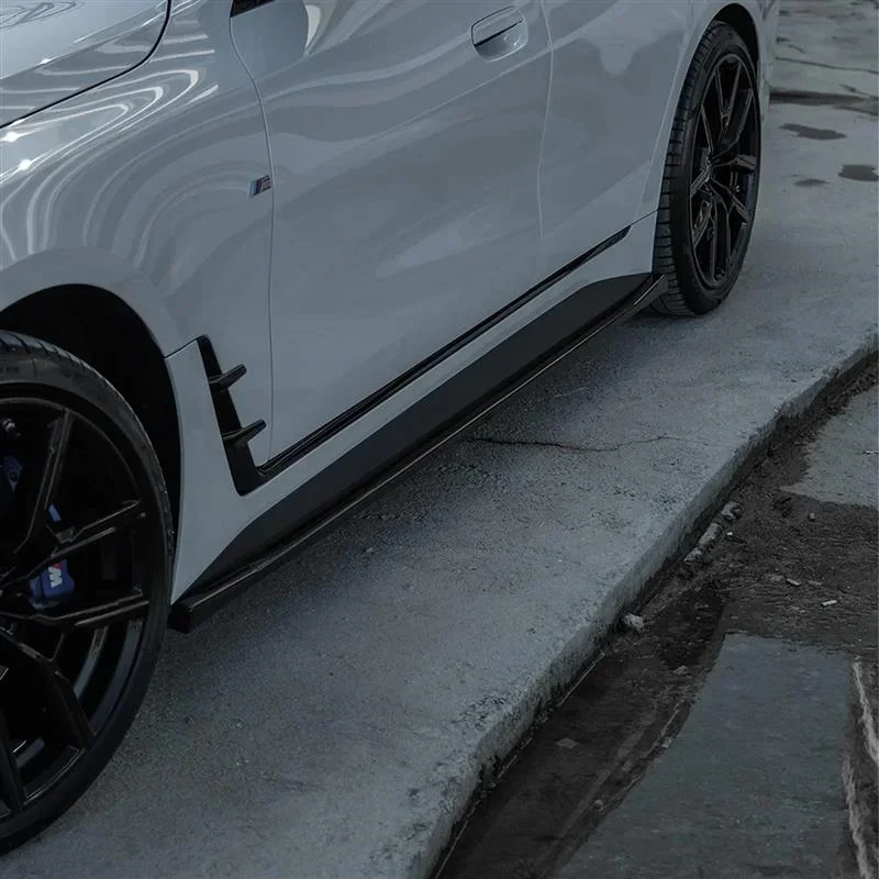 bmw-4-series-g26-side-skirts-gloss-black-2.webp