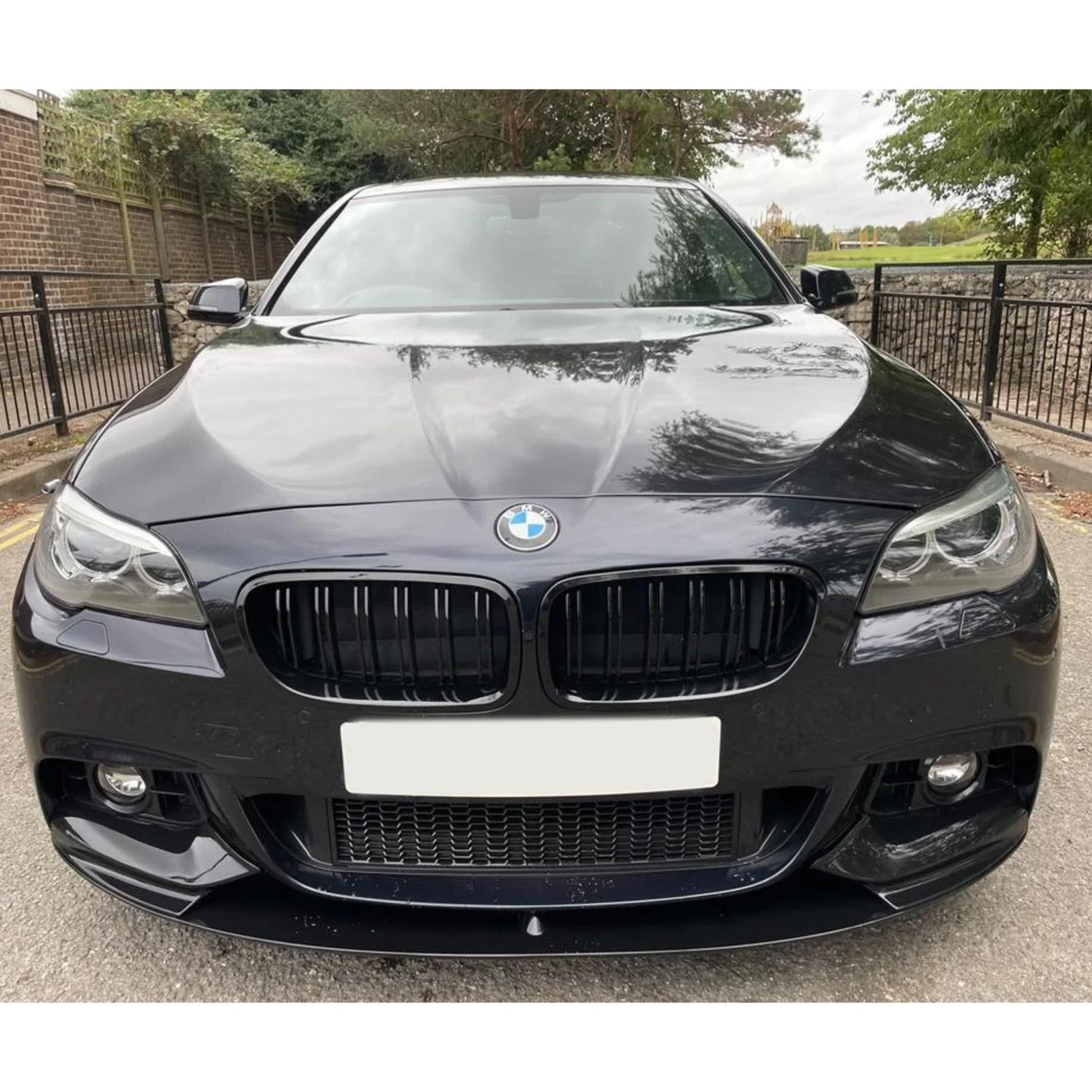 bmw-5-series-f10-front-lip-gloss-black-2.webp