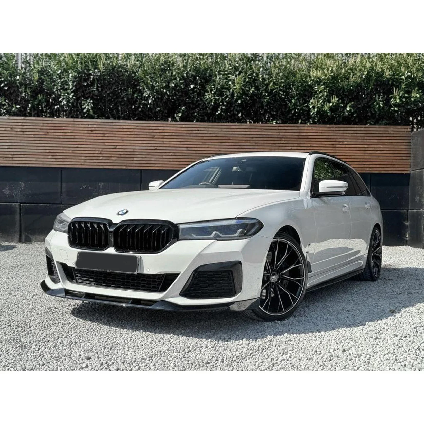 bmw-5-series-g30-front-lip-gloss-black-2.webp