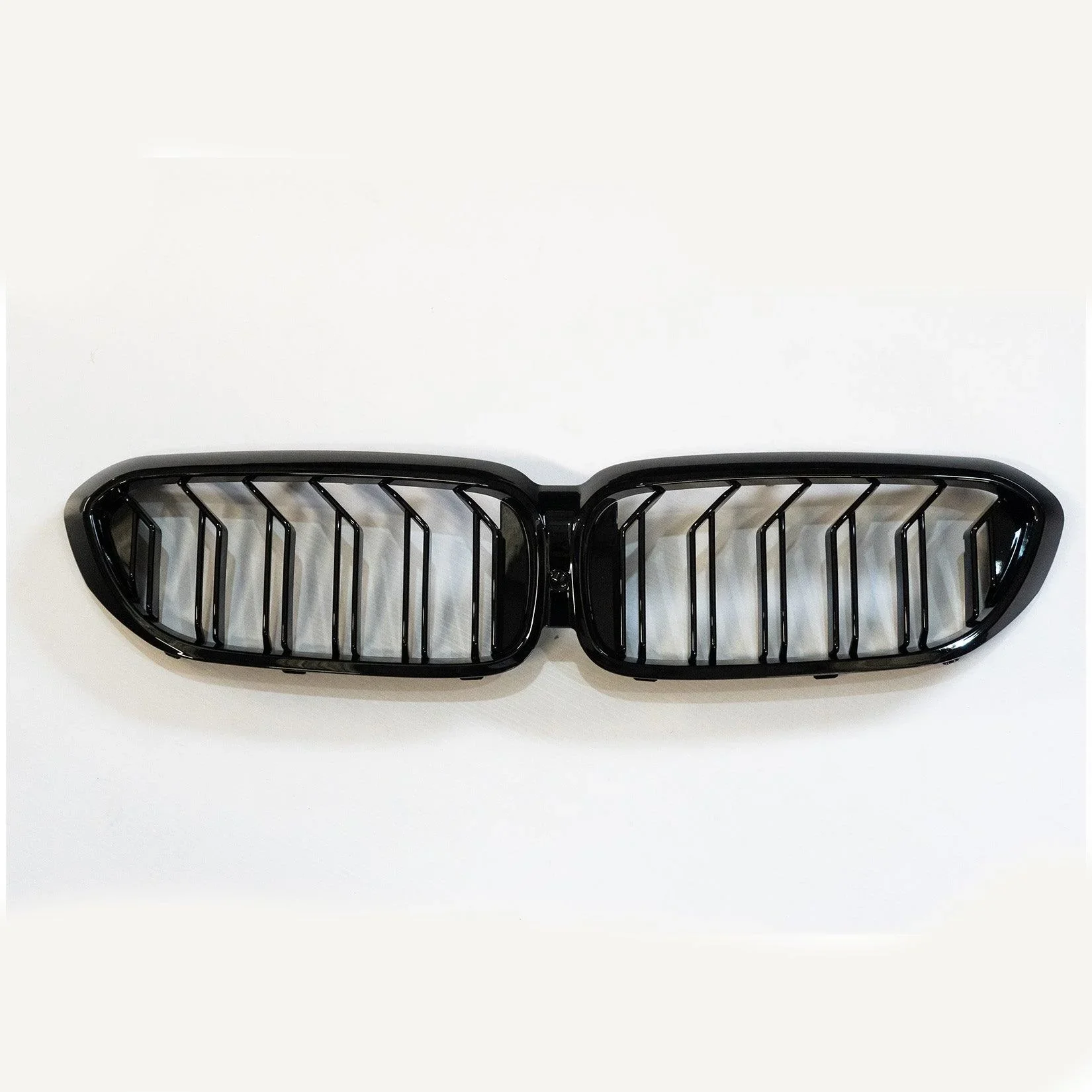 bmw-5-series-g30-front-grille-m5-style-v1-gloss-black-1.webp