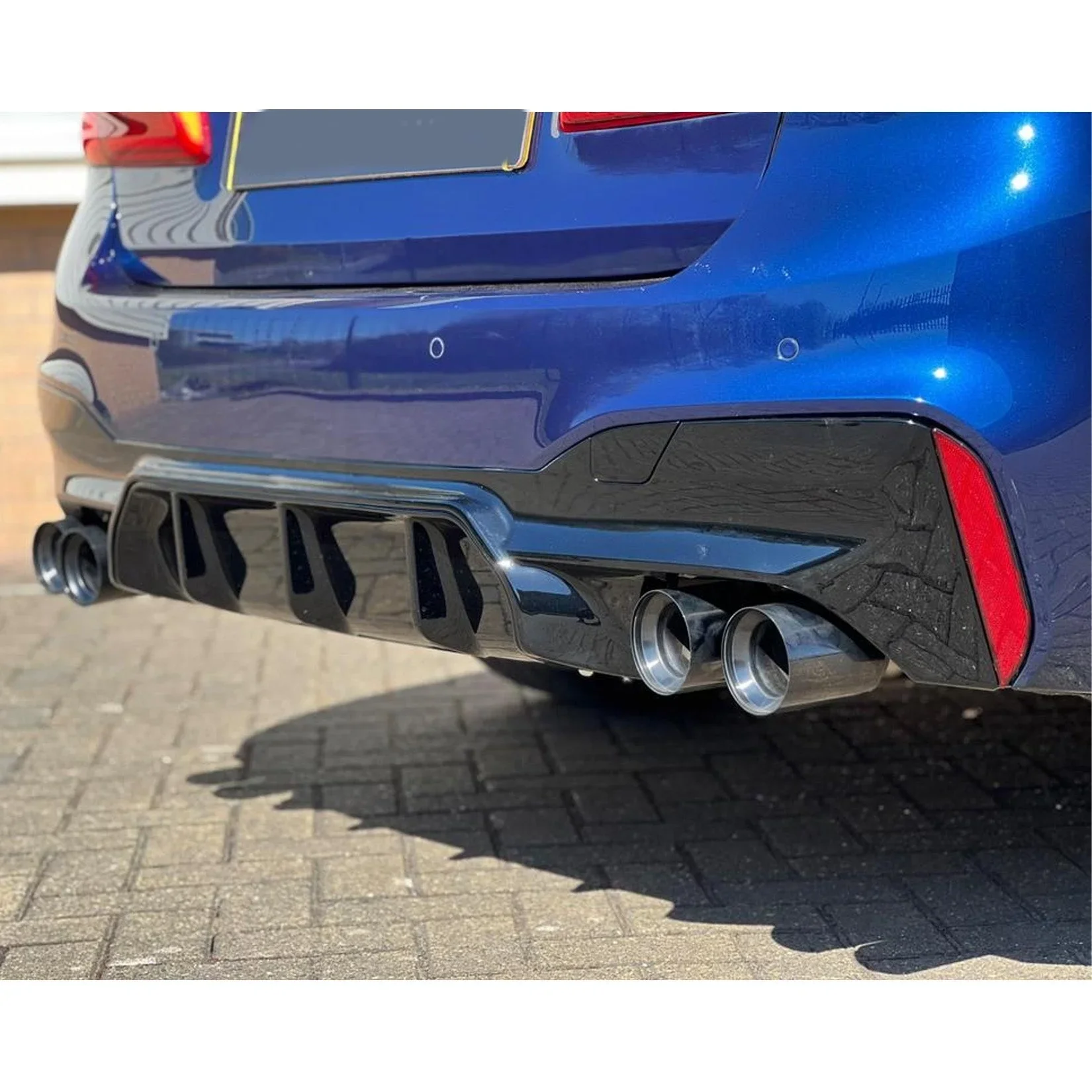 bmw-5-series-g30-rear-diffuser-m5-style-gloss-black-10.webp
