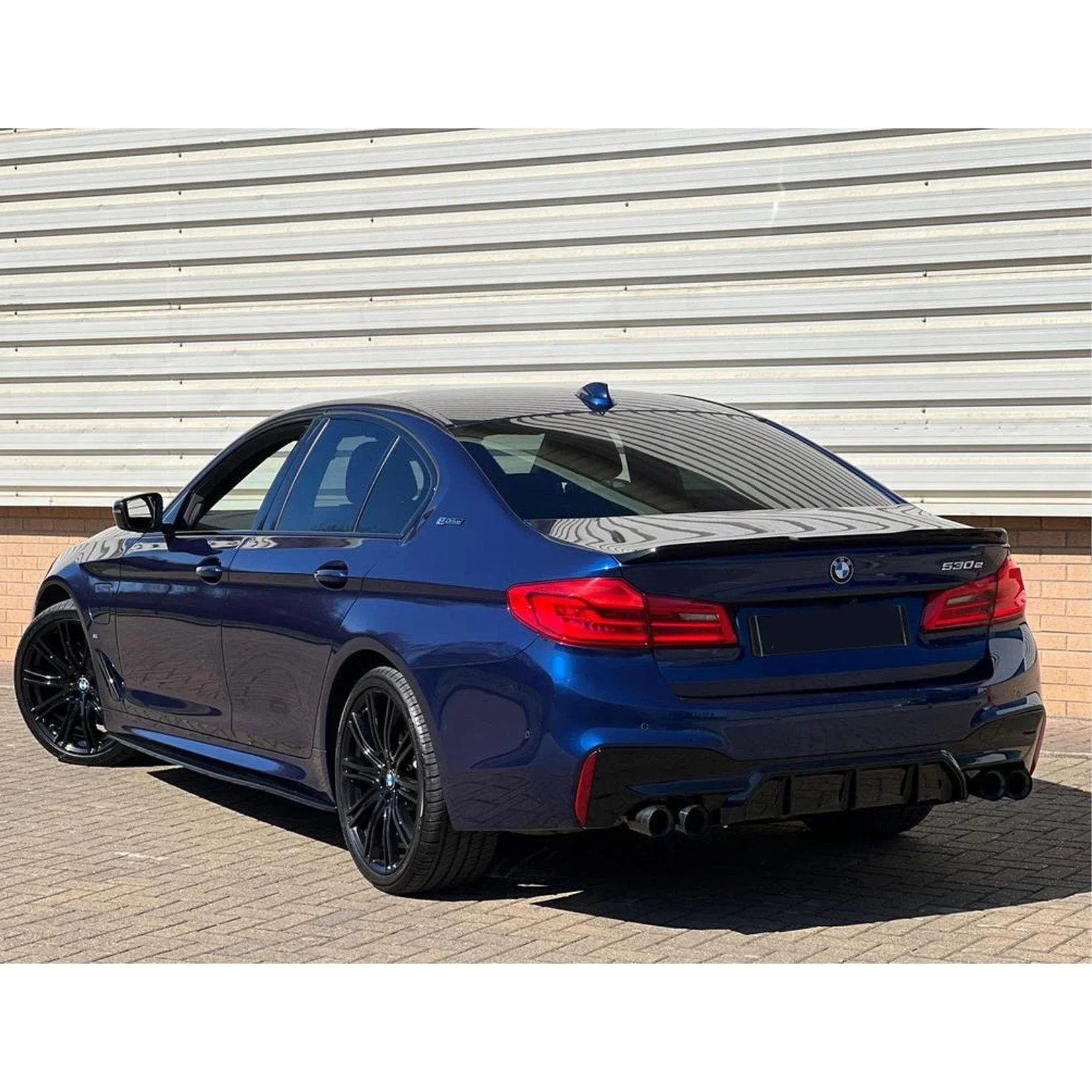 bmw-5-series-g30-rear-diffuser-m5-style-gloss-black-5.webp