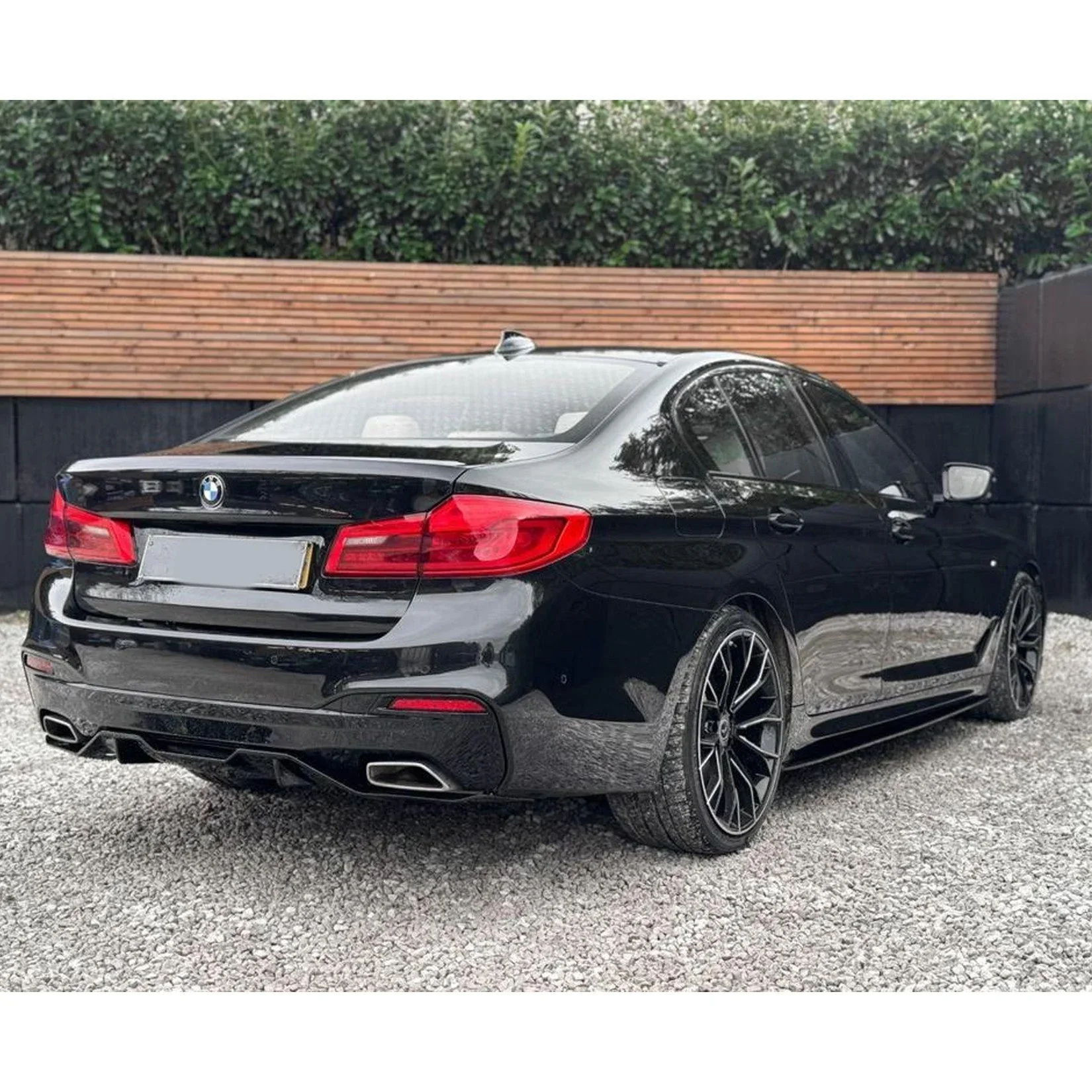 bmw-5-series-g30-rear-diffuser-v1-gloss-black-3.webp