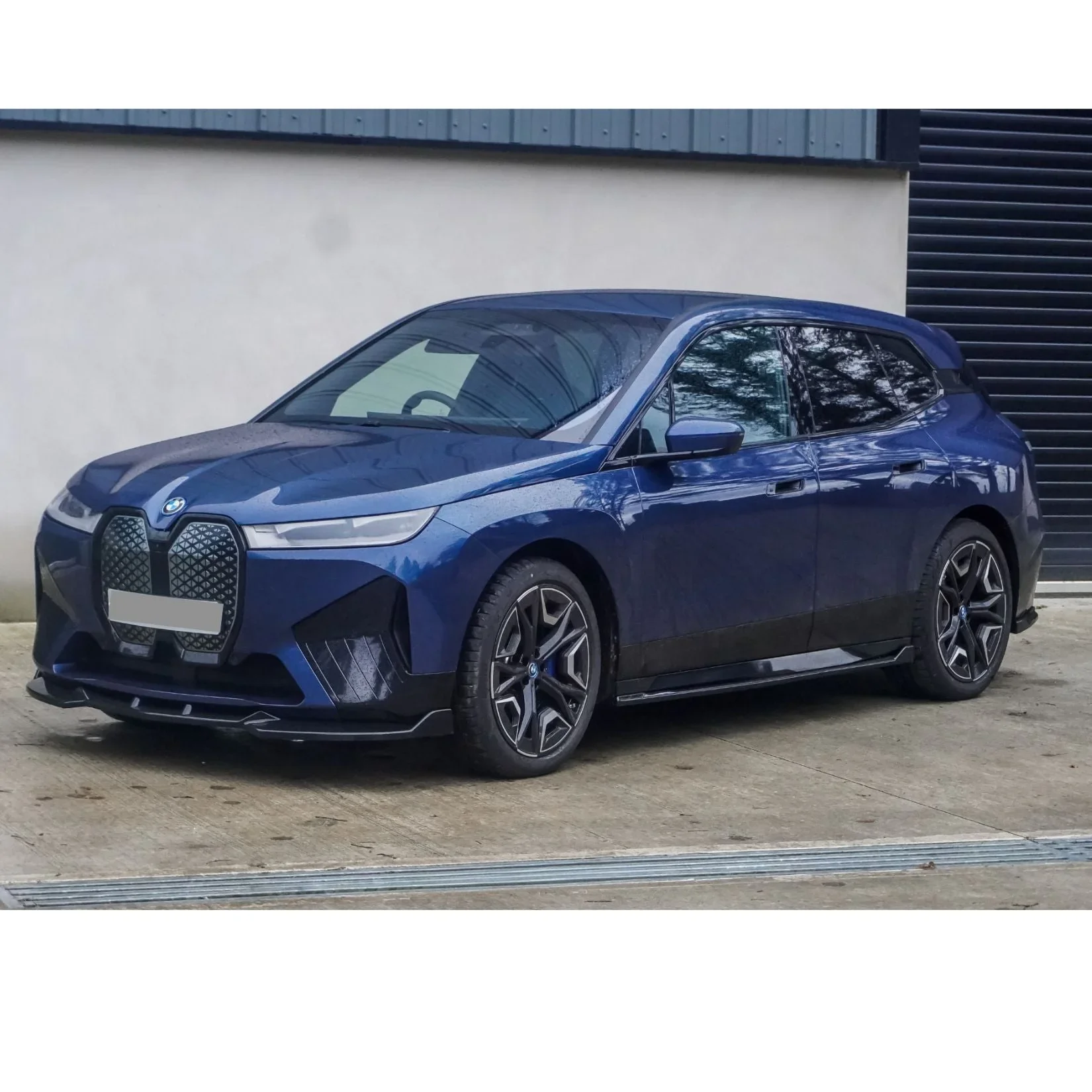 bmw-ix-i20-full-body-kit-gloss-black-10.webp