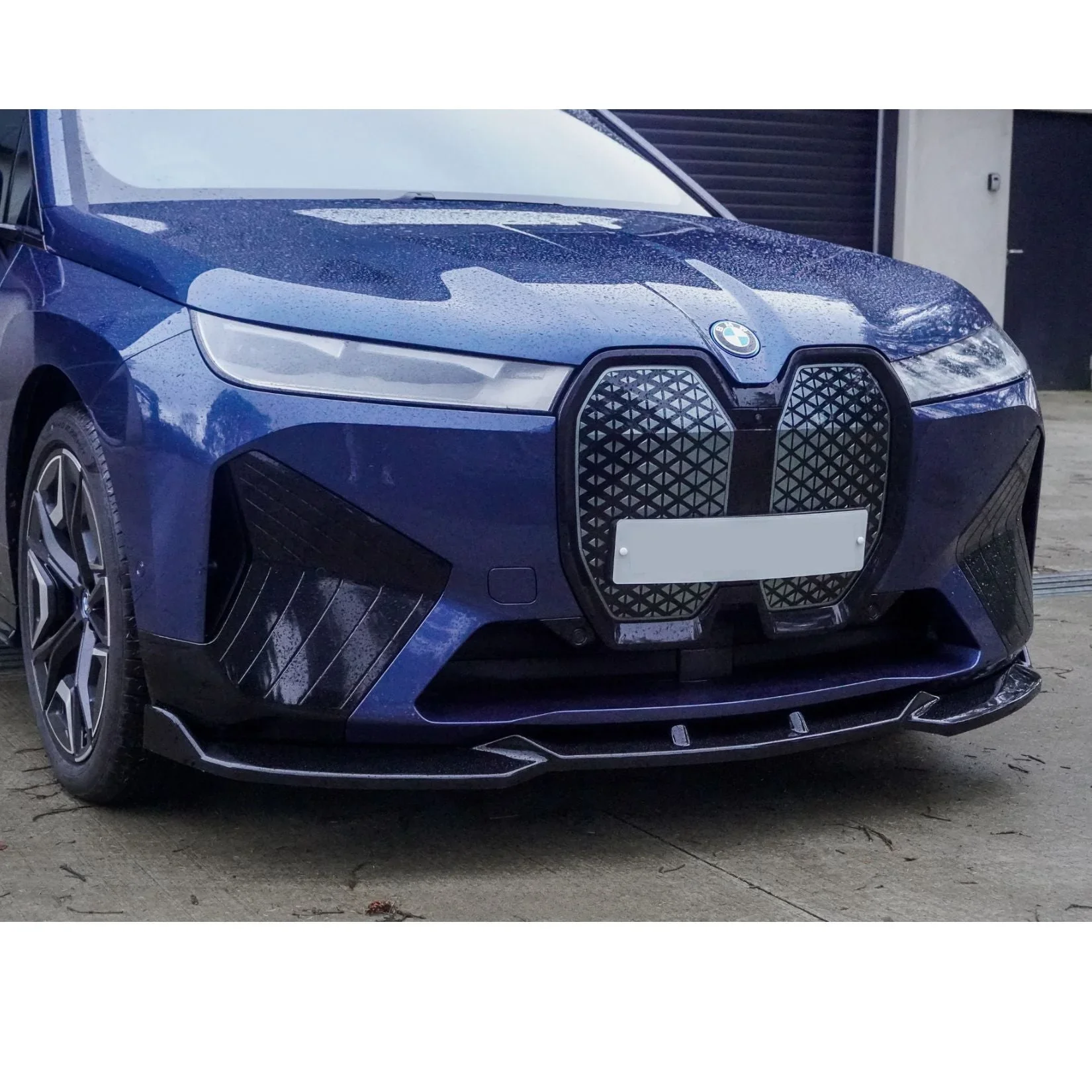 bmw-ix-i20-full-body-kit-gloss-black-11.webp
