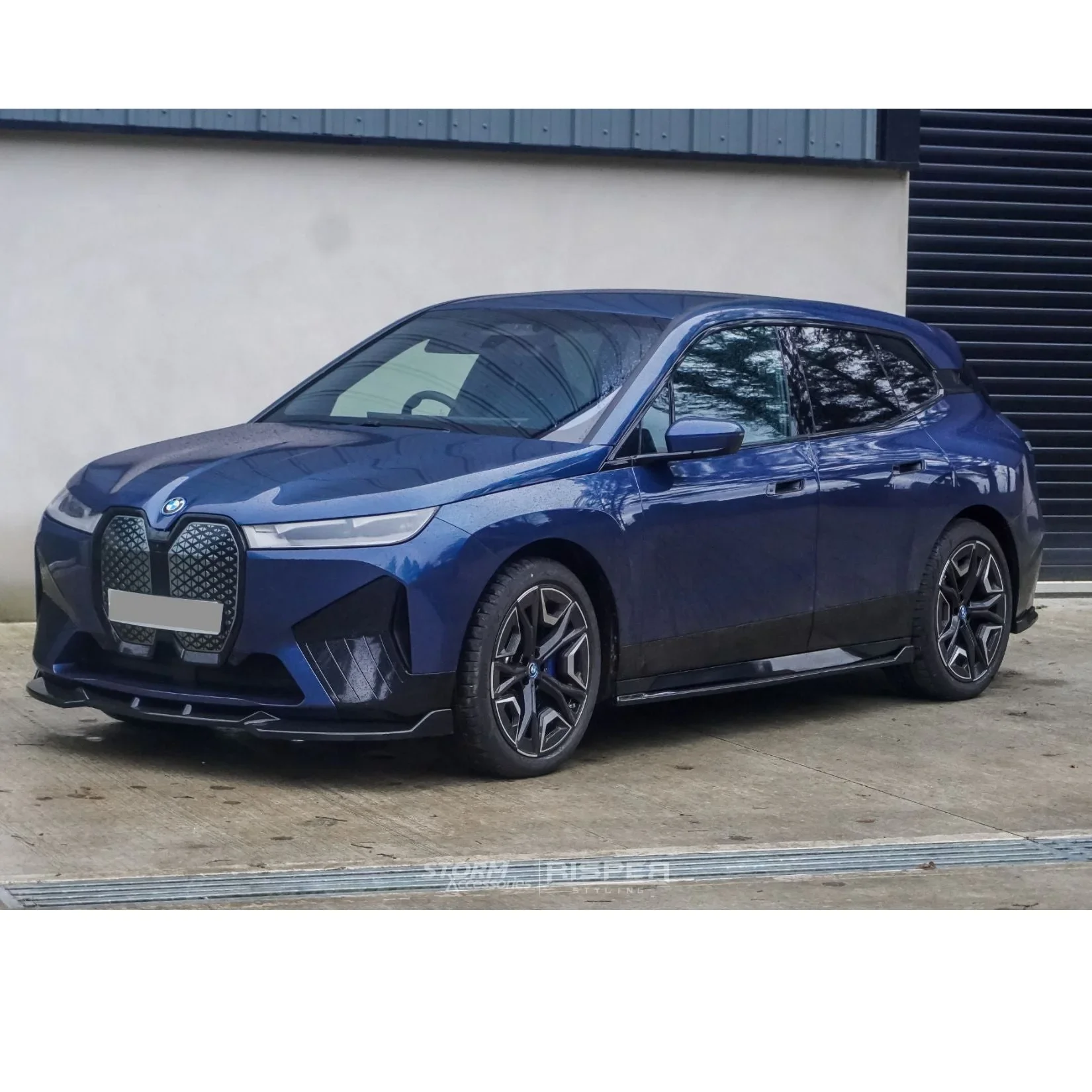 bmw-ix-i20-side-skirts-gloss-black-3.webp
