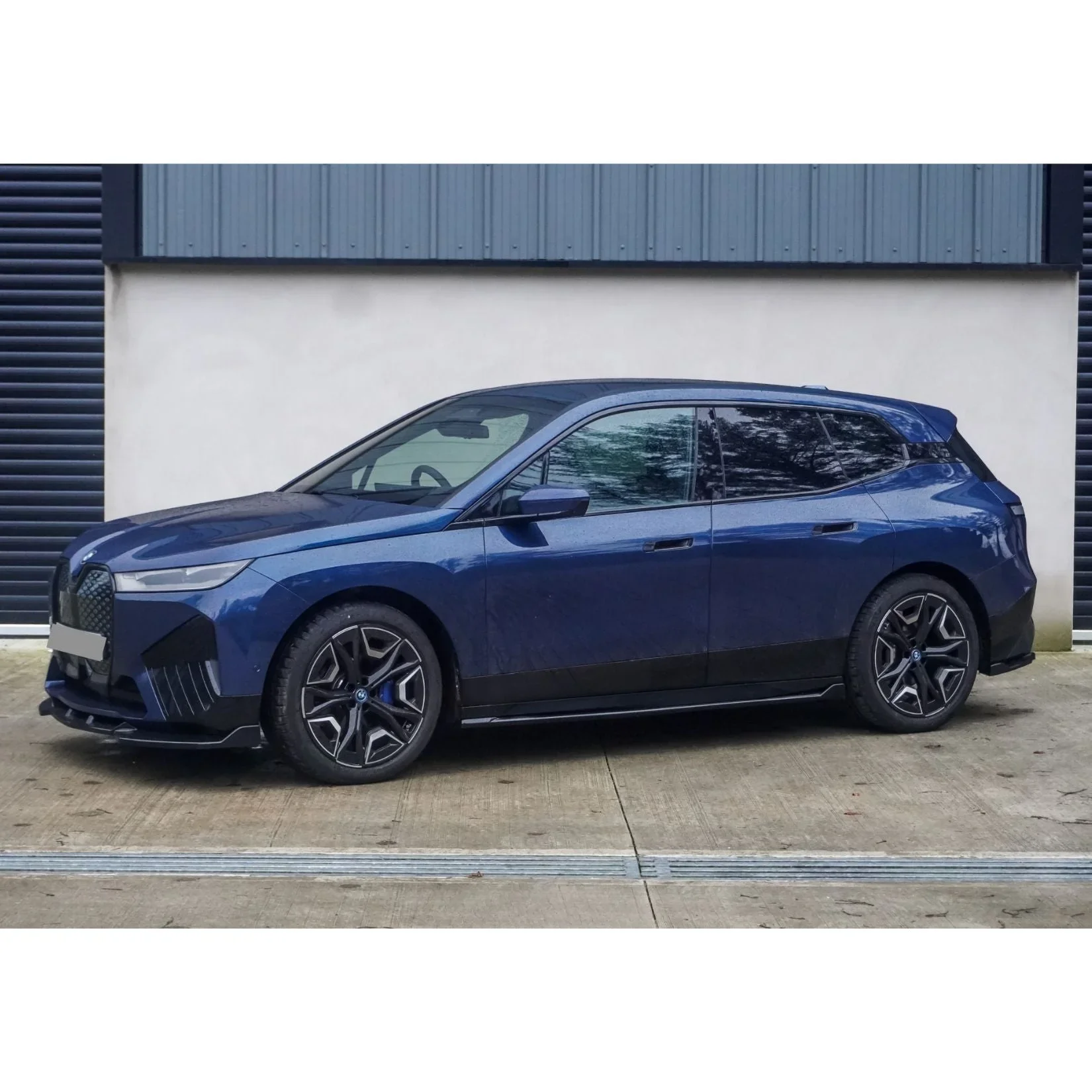 bmw-ix-i20-side-skirts-gloss-black-4.webp