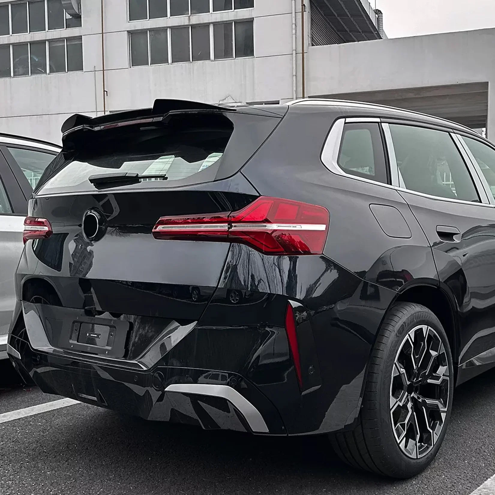 bmw-x3-g45-rear-spoiler-gloss-black-3.webp