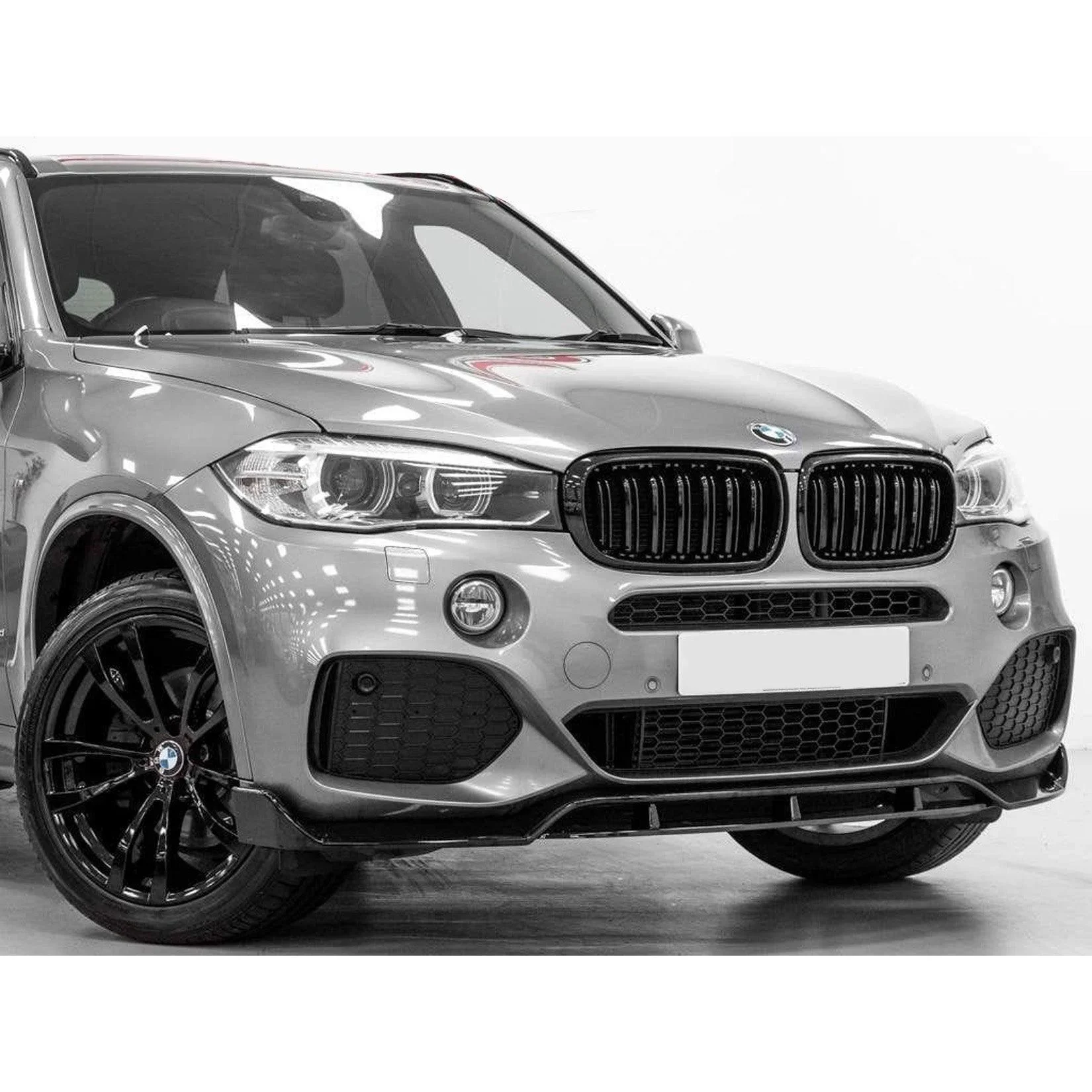 bmw-x5-f15-full-body-kit-black-knight-gloss-14.webp
