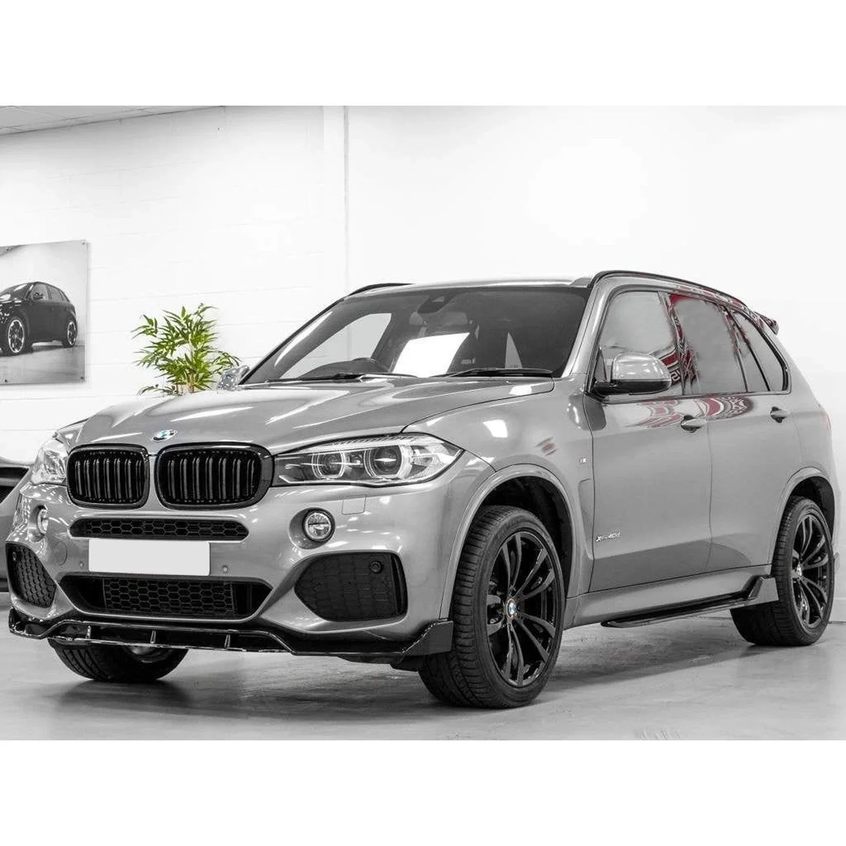 bmw-x5-f15-full-body-kit-black-knight-gloss-15.webp