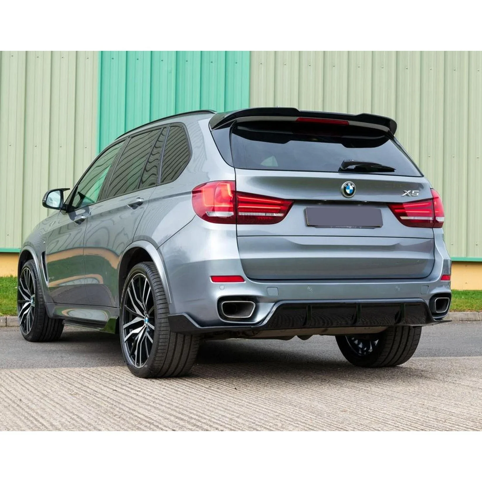 bmw-x5-f15-full-body-kit-black-knight-gloss-17.webp