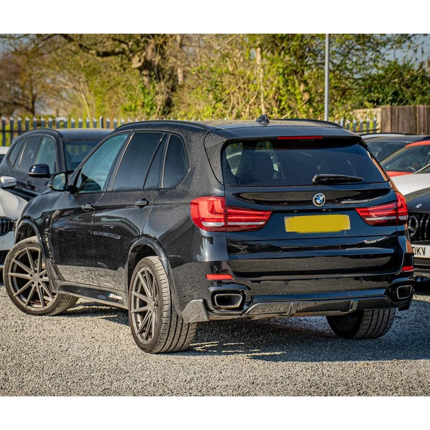 bmw-x5-f15-full-body-kit-carbon-look-3.webp