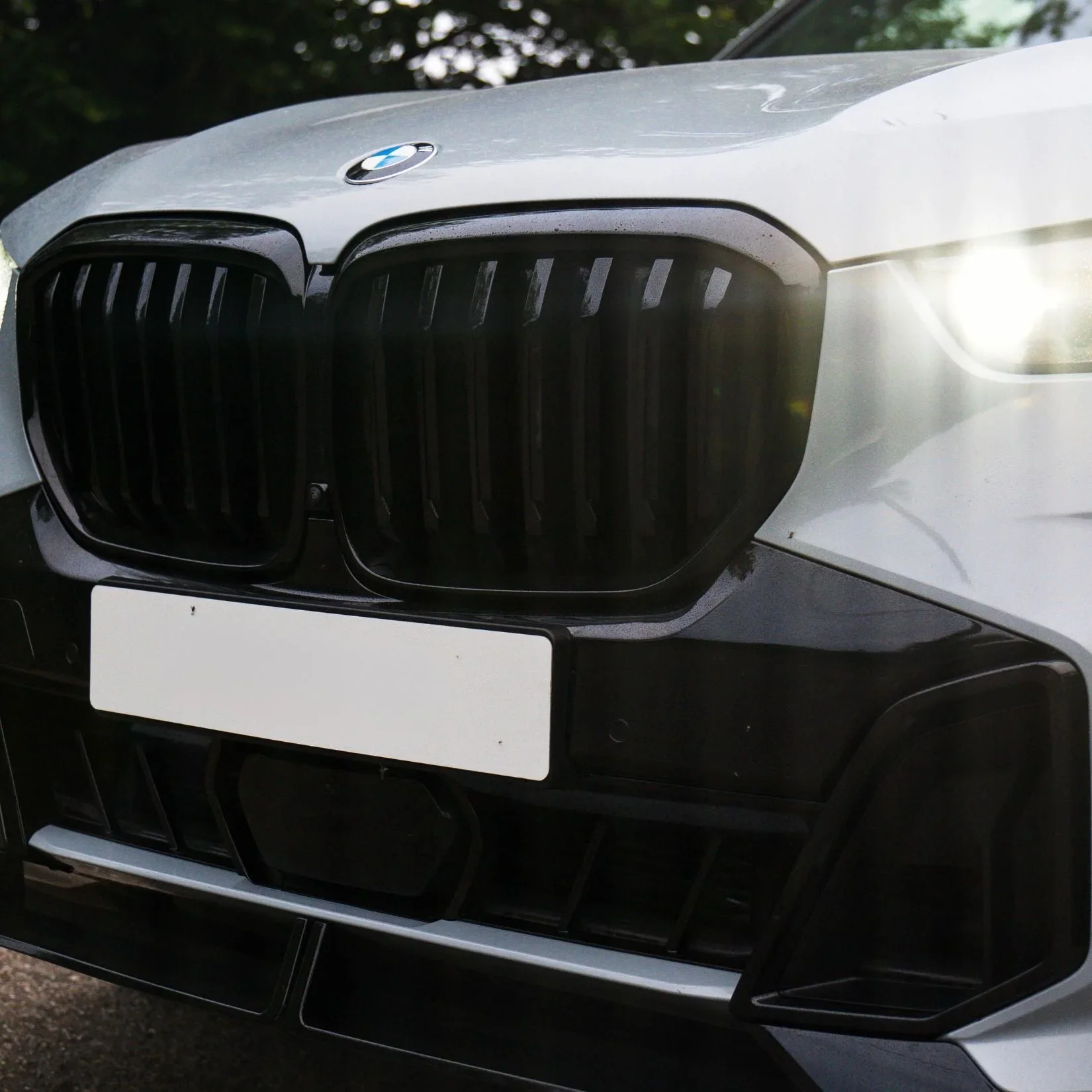 bmw-x5-g05-front-grille-single-slat-gloss-black-1.webp