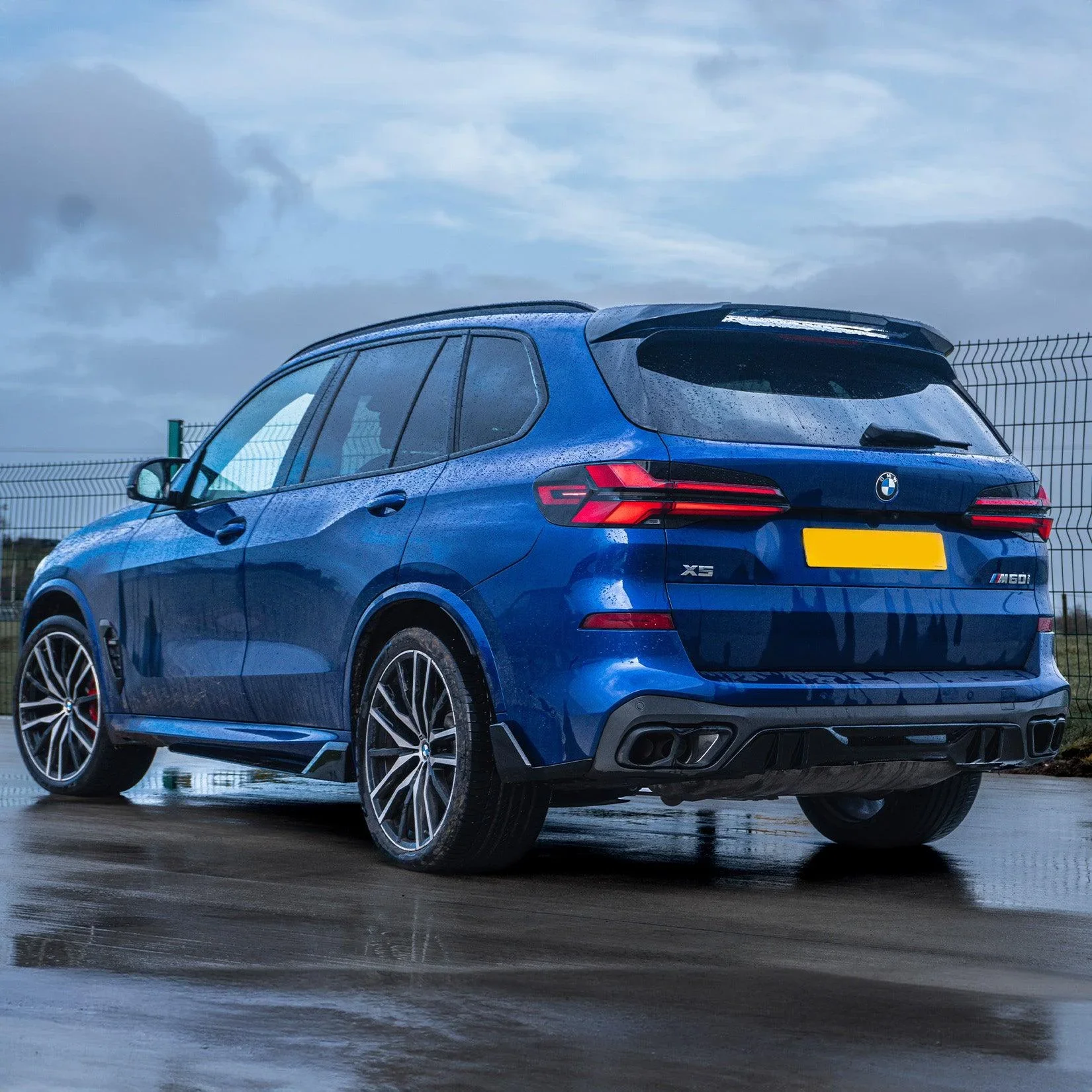 bmw-x5-g05-rear-diffuser-gloss-black-4.webp
