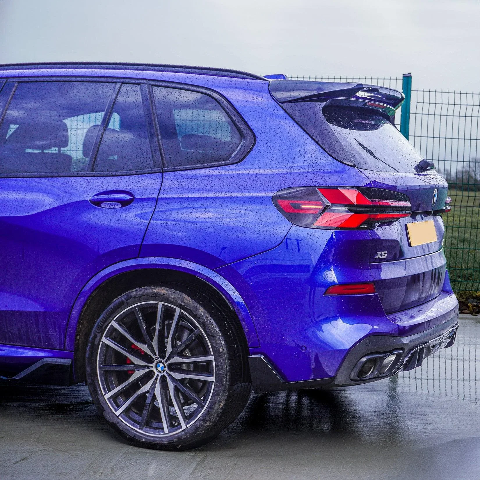bmw-x5-g05-rear-diffuser-gloss-black-5.webp
