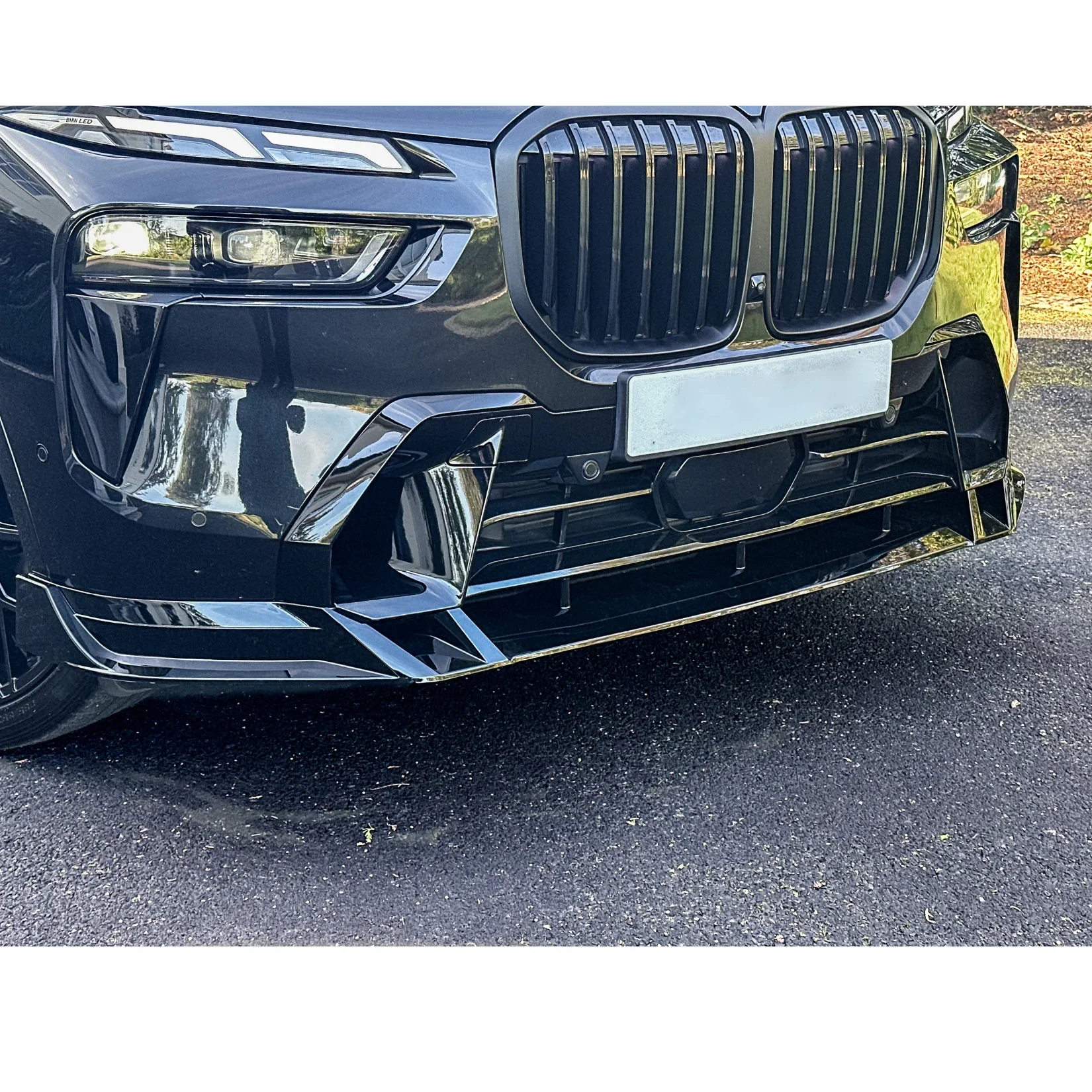 bmw-x7-g07-full-body-kit-gloss-black-14.webp