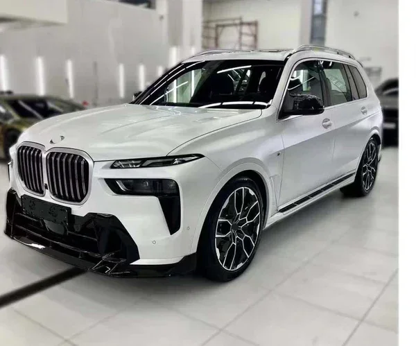 bmw-x7-g07-full-body-kit-gloss-black-16.webp