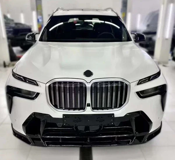 bmw-x7-g07-full-body-kit-gloss-black-18.webp