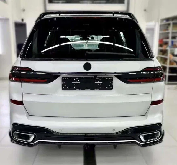 bmw-x7-g07-full-body-kit-gloss-black-21.webp