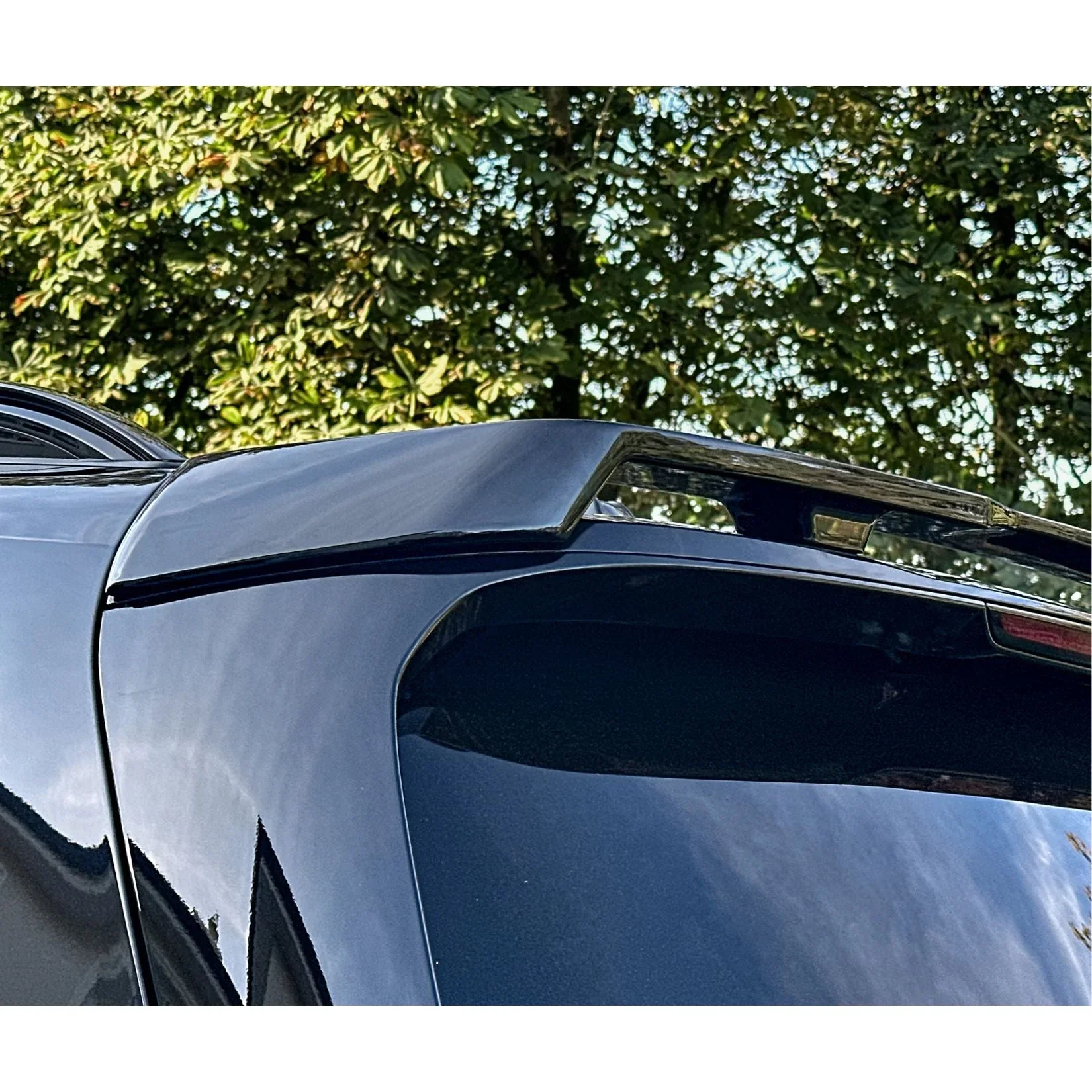 bmw-x7-g07-full-body-kit-gloss-black-3.webp