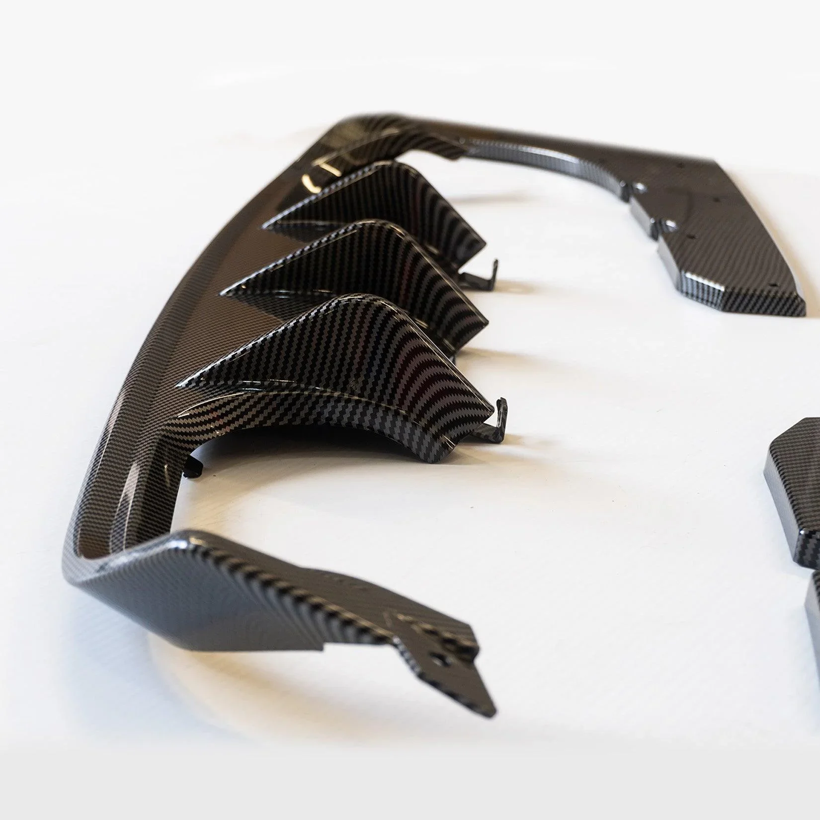 bmw-m3-f80-rear-diffuser-carbon-look-2.webp