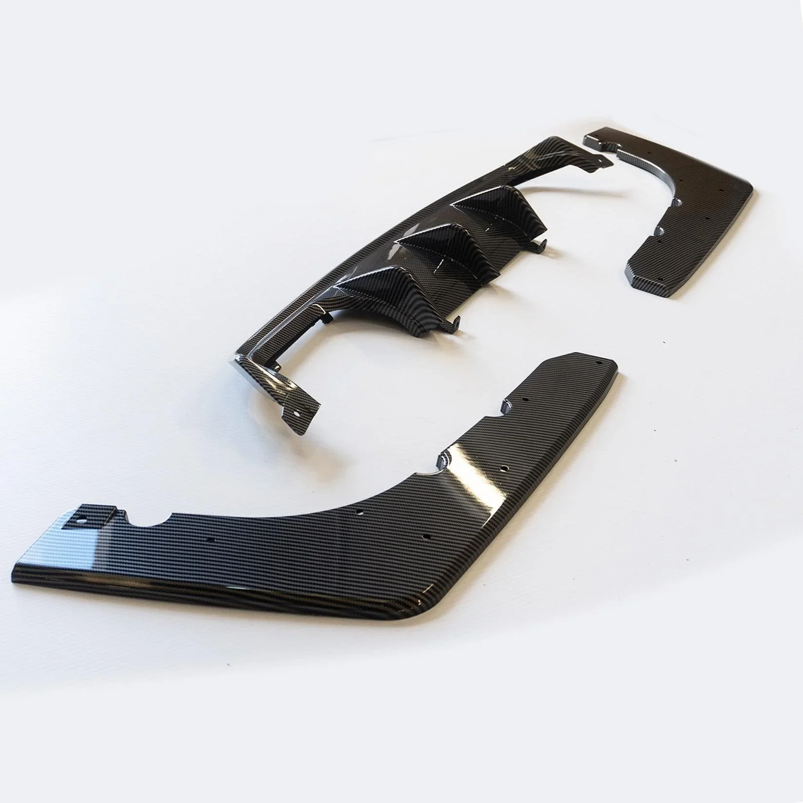 bmw-m3-f80-rear-diffuser-carbon-look-4.webp