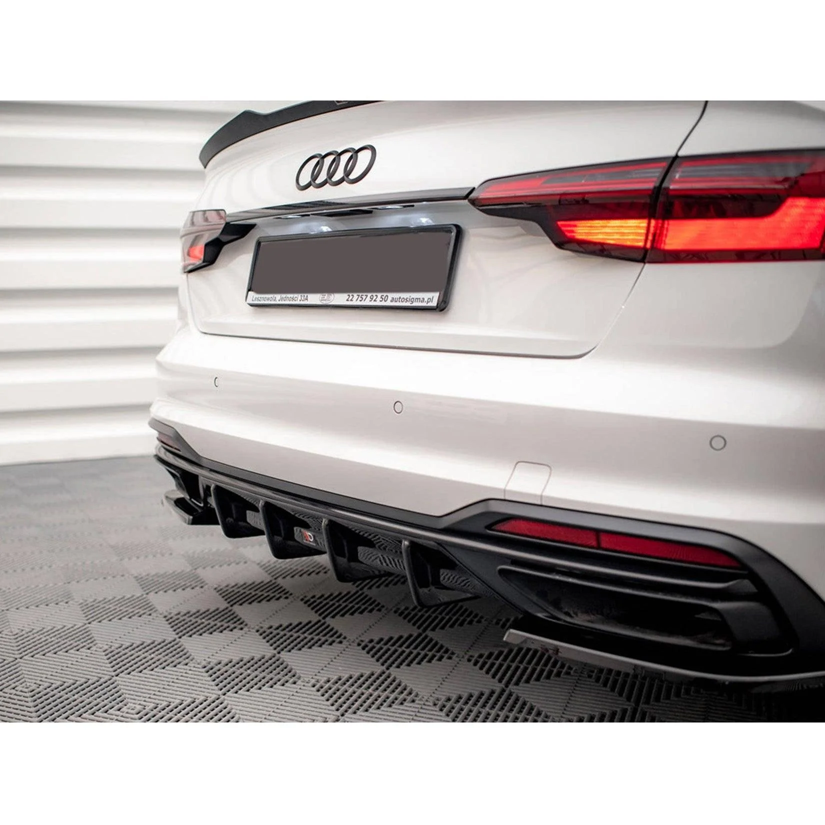 gloss-black-rear-diffuser-for-audi-a4-b9-2019-2024-3.jpg