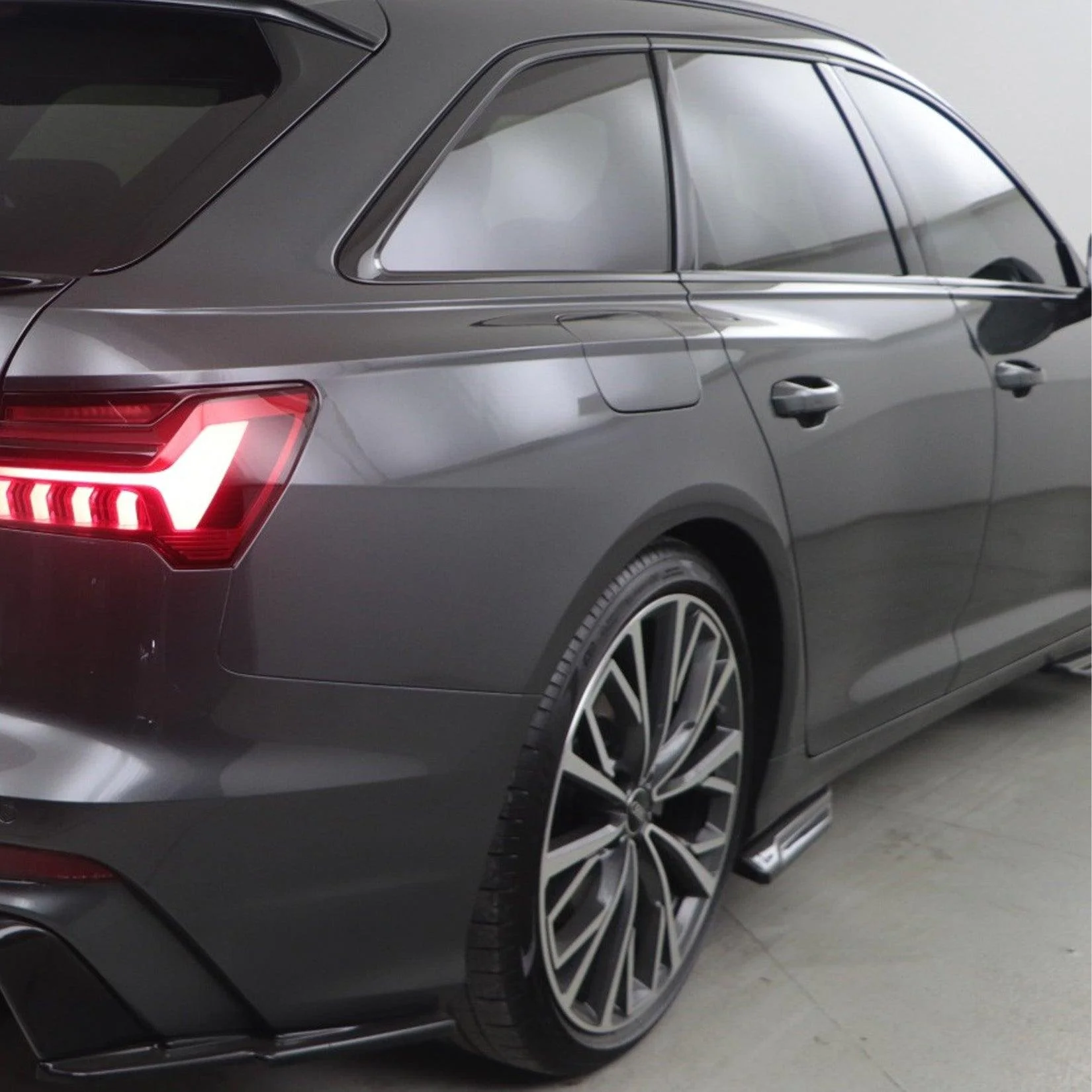 gloss-black-side-skirts-for-audi-a6-c8-saloon-2019-s-line-8.jpg