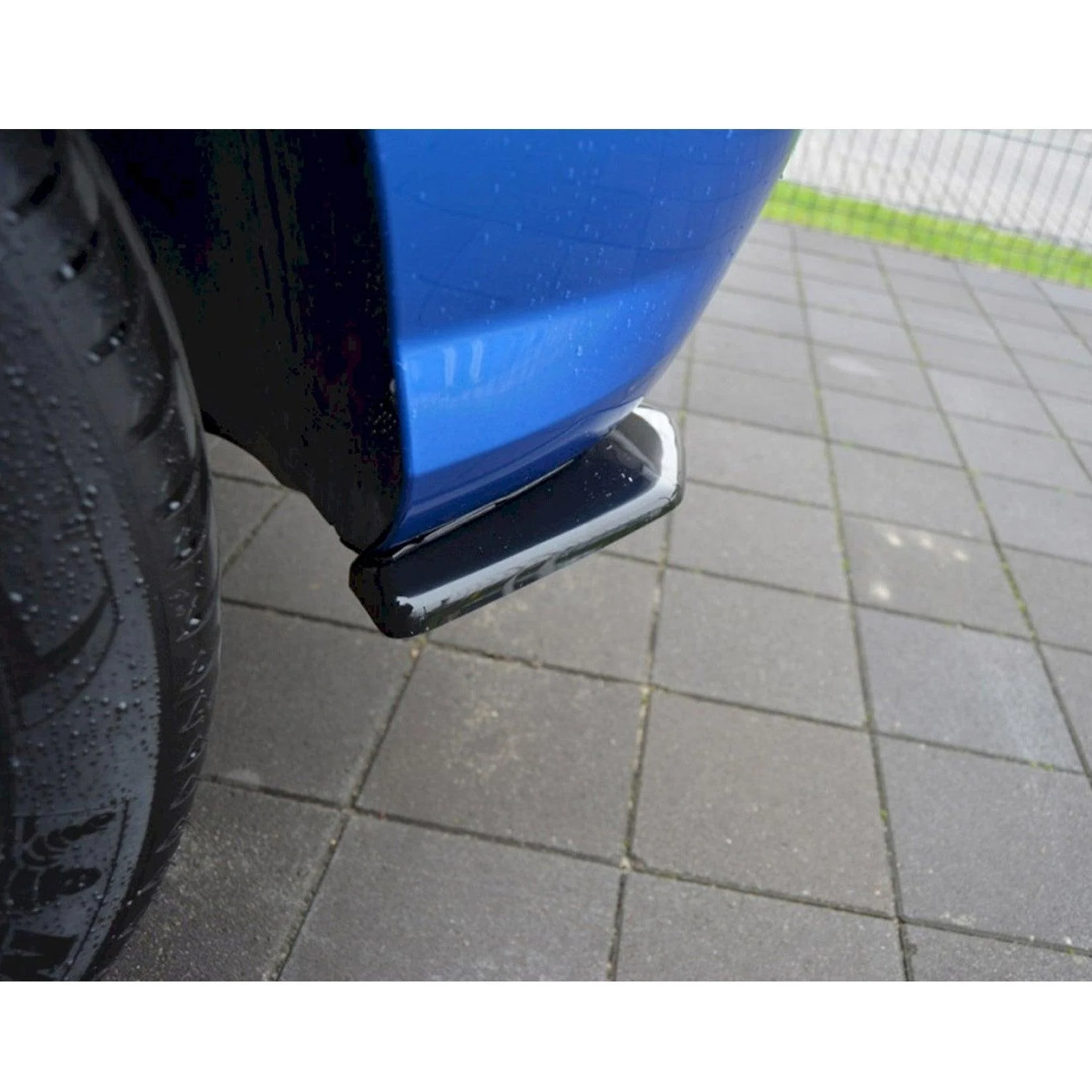maxton-gloss-black-rear-spats-for-audi-q2-mk1-2016-sport-1.jpg