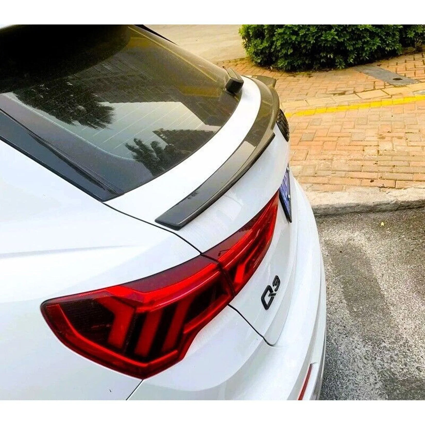 gloss-black-mid-spoiler-for-audi-q3-mk2-2019-1.jpg