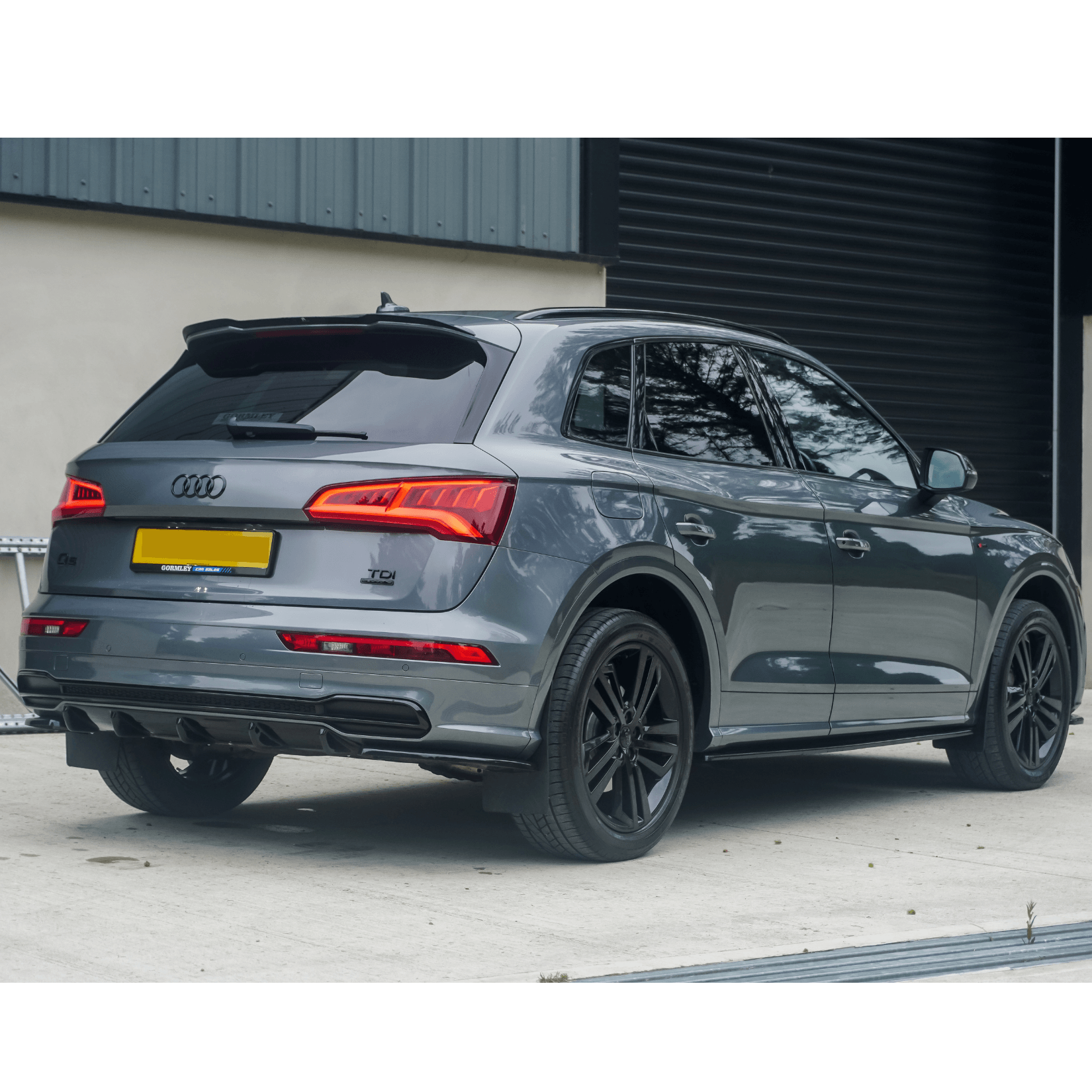 gloss-black-rear-diffuser-for-audi-q5-mk2-2017-2020-s-line-sq5-2.png