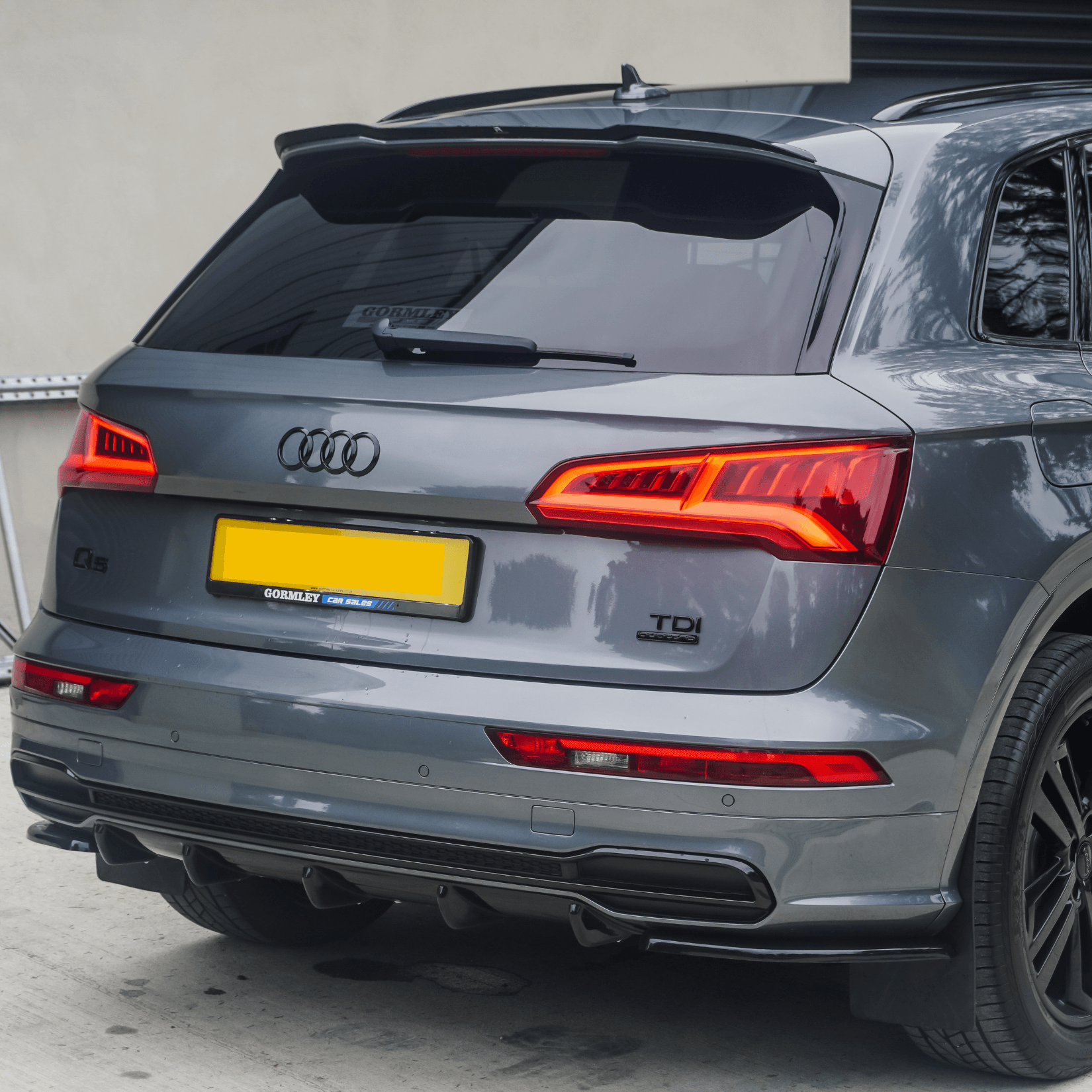 gloss-black-rear-spats-for-audi-q5-mk2-2017-2020-s-line-sq5-1.png