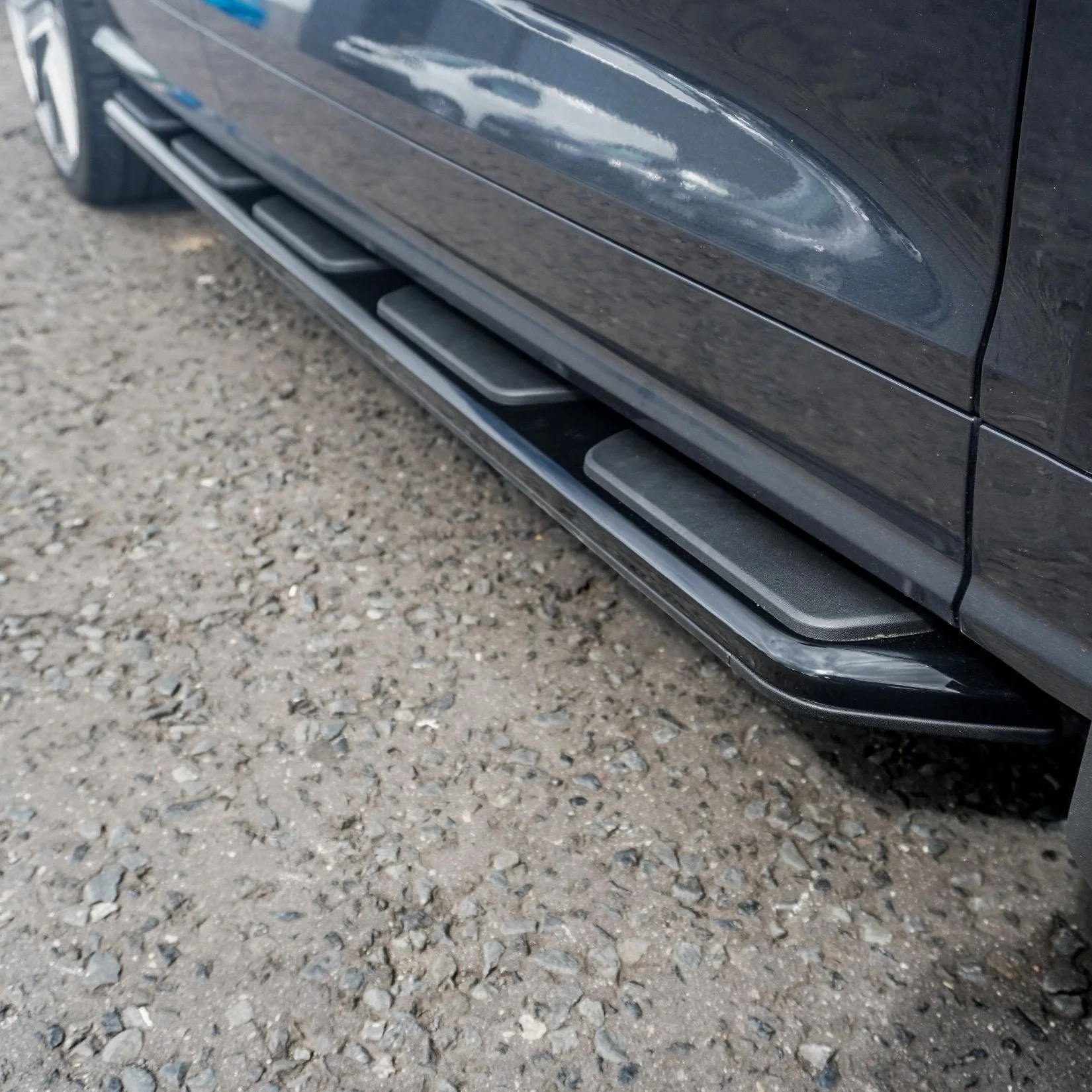 all-black-stx-style-side-steps-for-audi-q5-mk2-2017-2.jpg