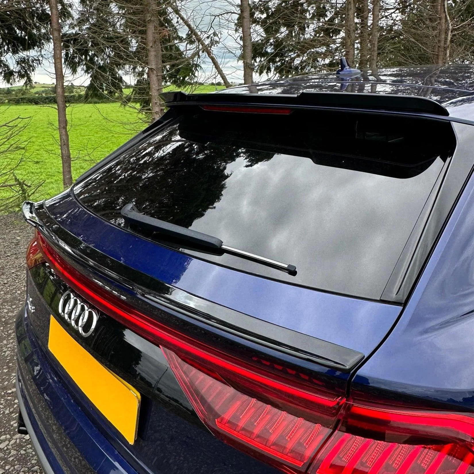 gloss-black-upper-spoiler-for-audi-q8-4m-2018-2.jpg