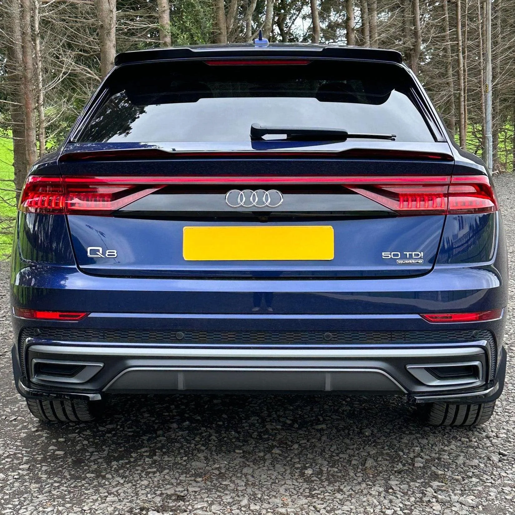 gloss-black-upper-spoiler-for-audi-q8-4m-2018-3.jpg