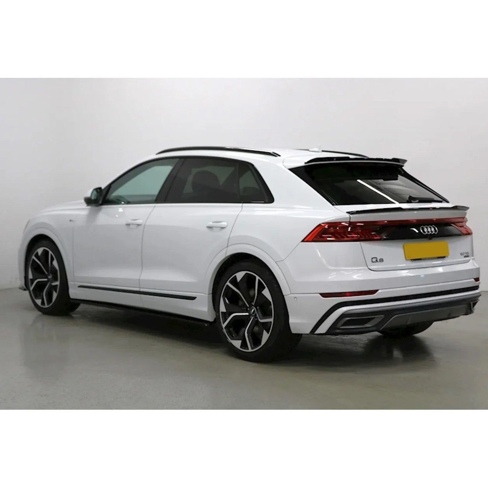 gloss-black-upper-spoiler-for-audi-q8-4m-2018-4.jpg