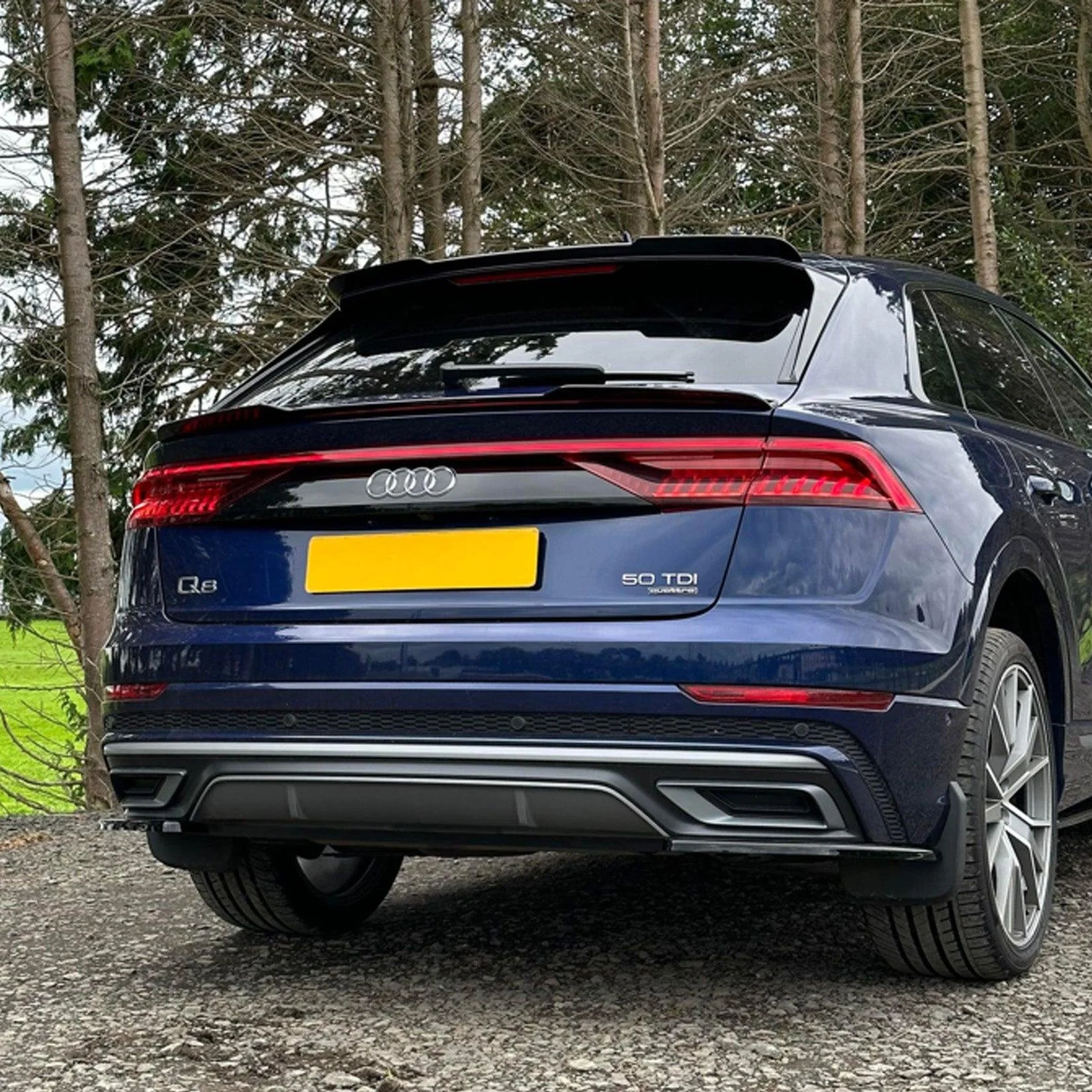 gloss-black-upper-spoiler-for-audi-q8-4m-2018-5.jpg