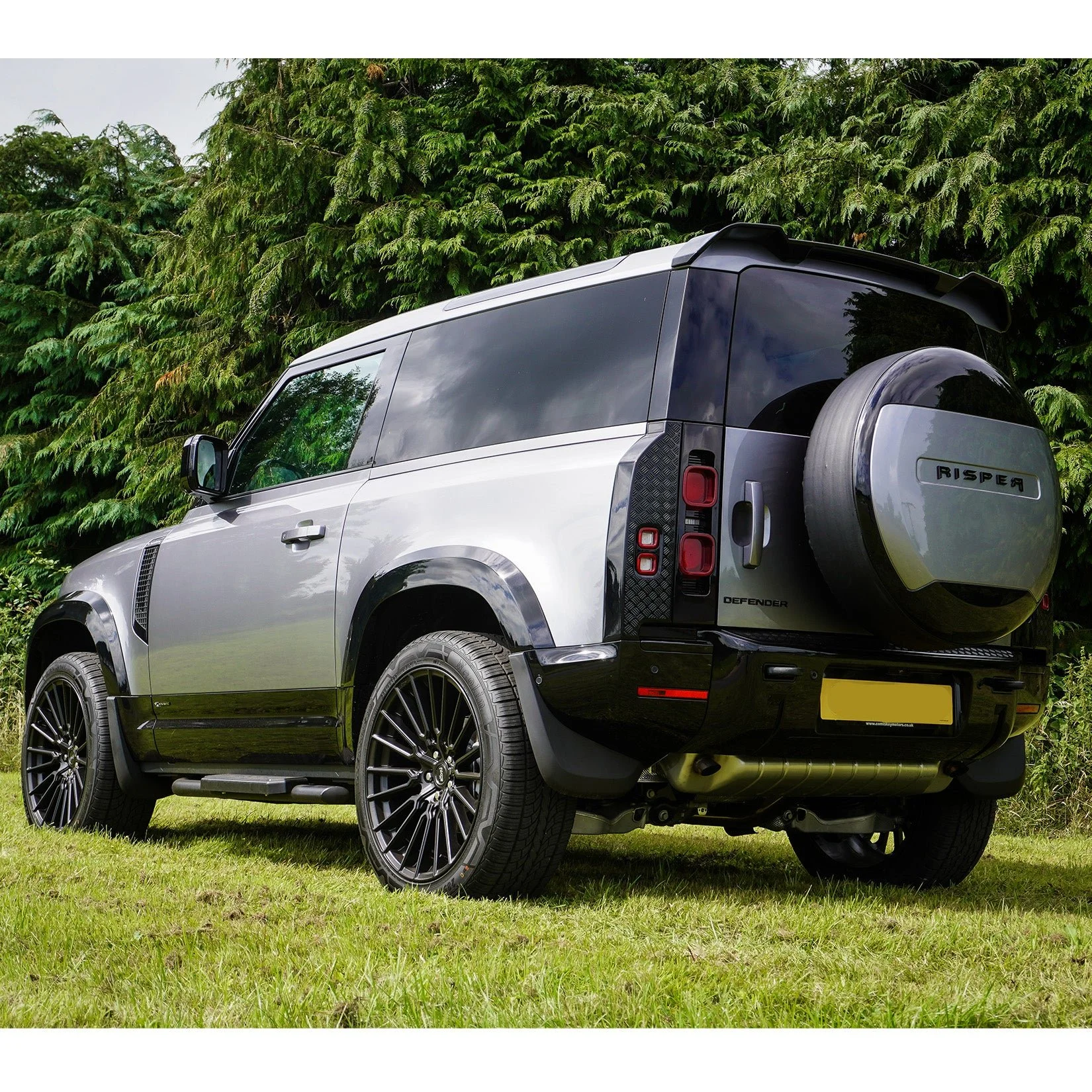 gloss-black-full-upgrade-kit-for-land-rover-defender-90-l663-2020-7.jpg